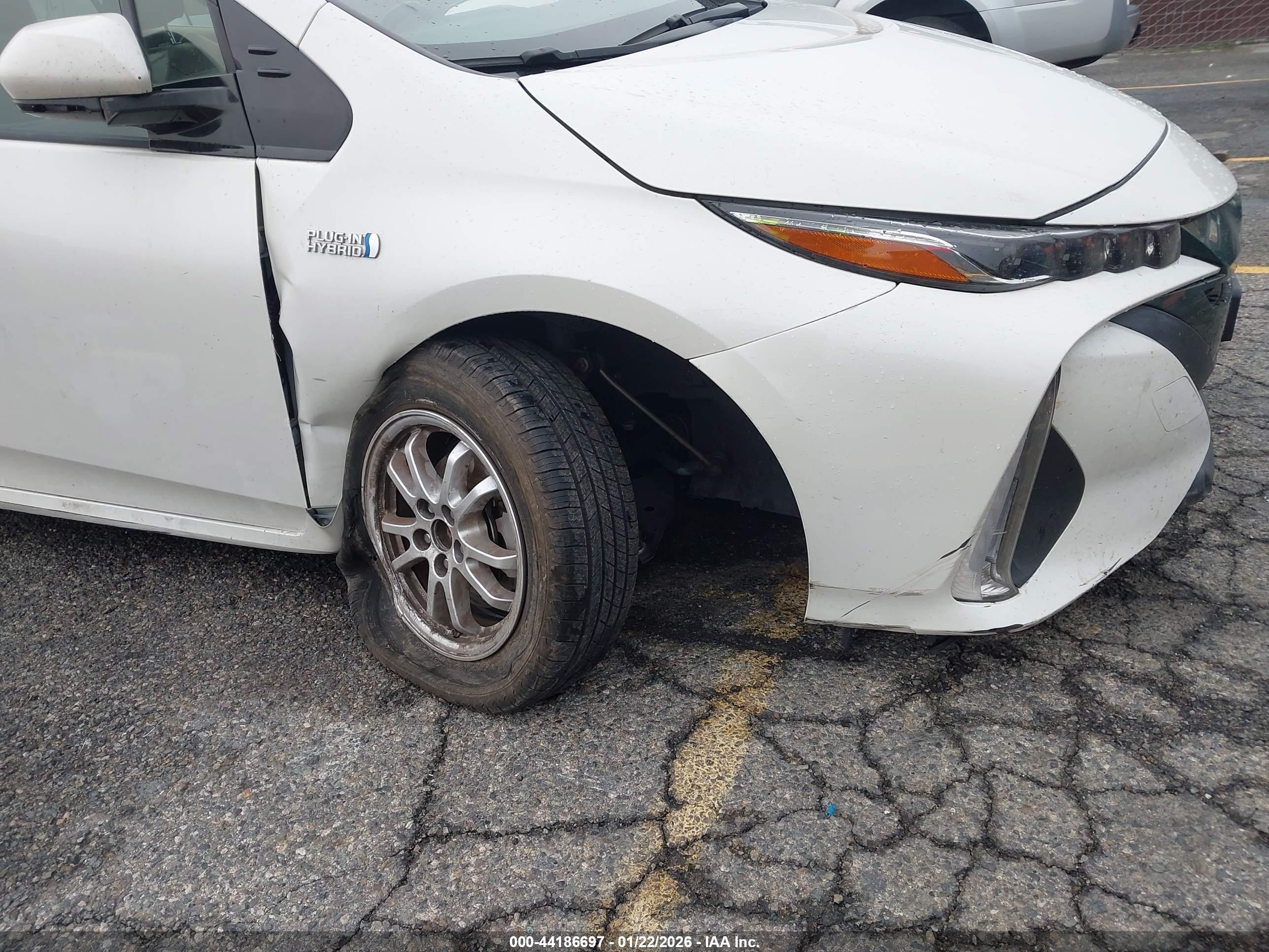 TOYOTA PRIUS image 6