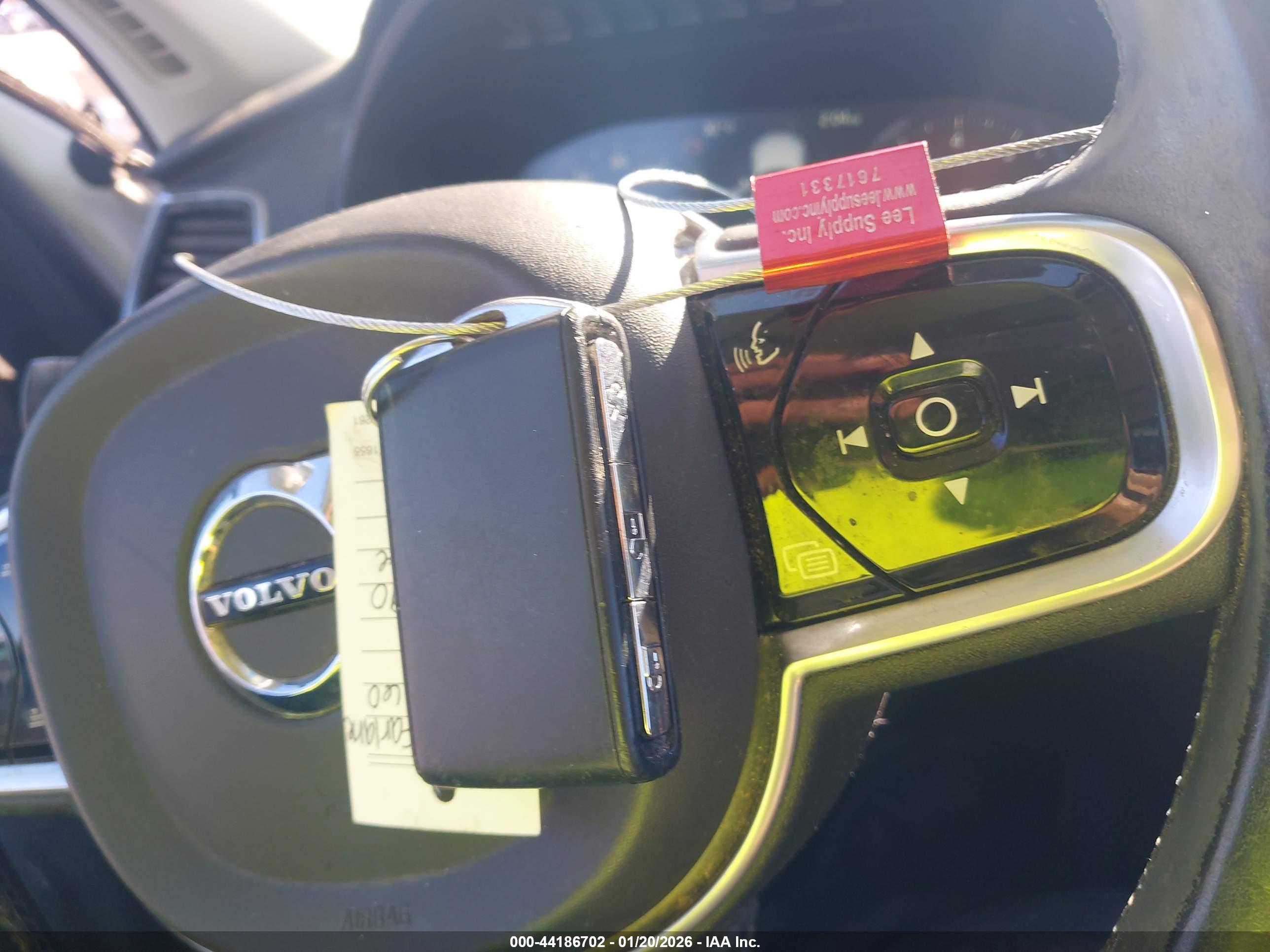 VOLVO XC90 image 11