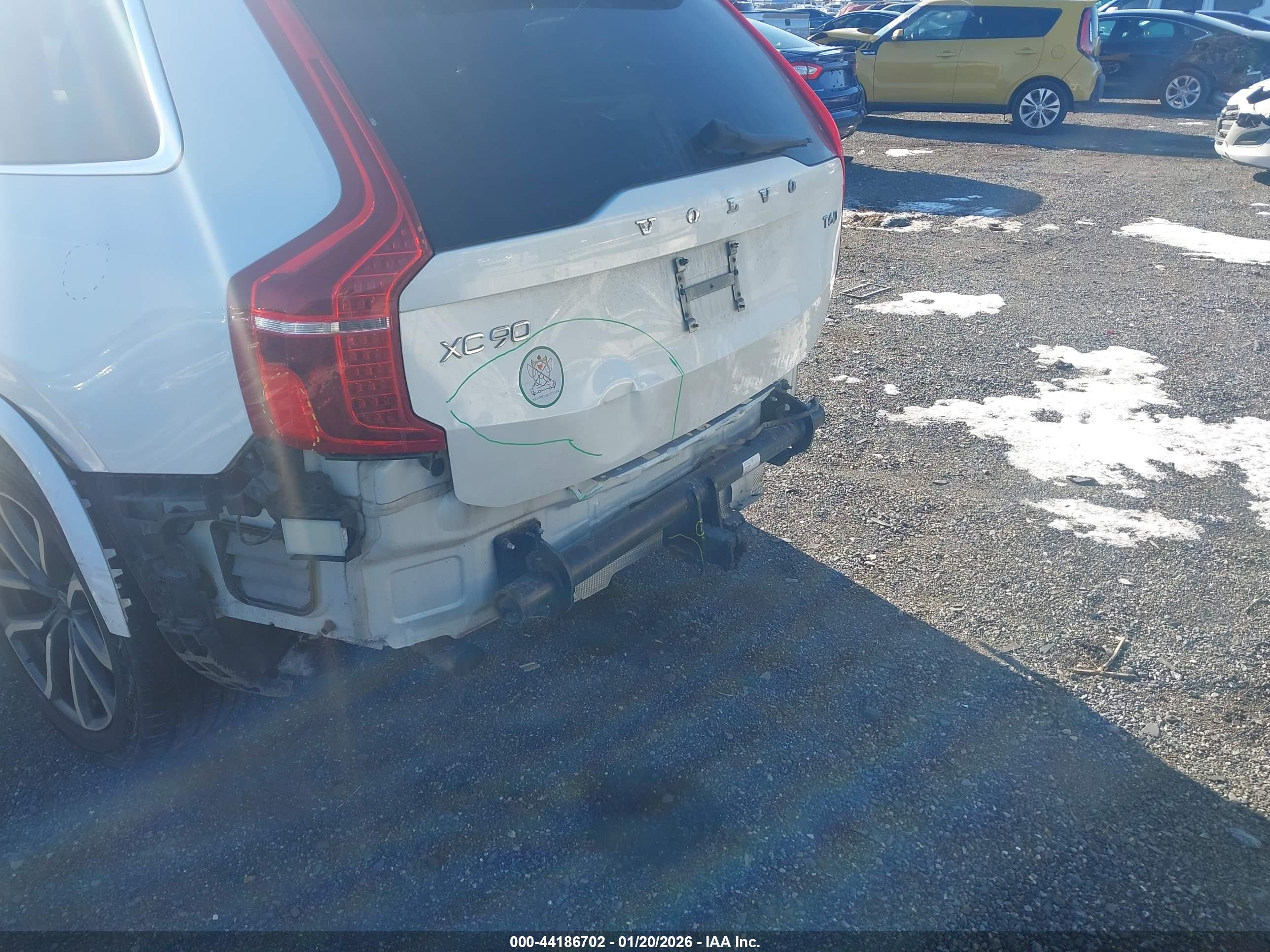 VOLVO XC90 image 6