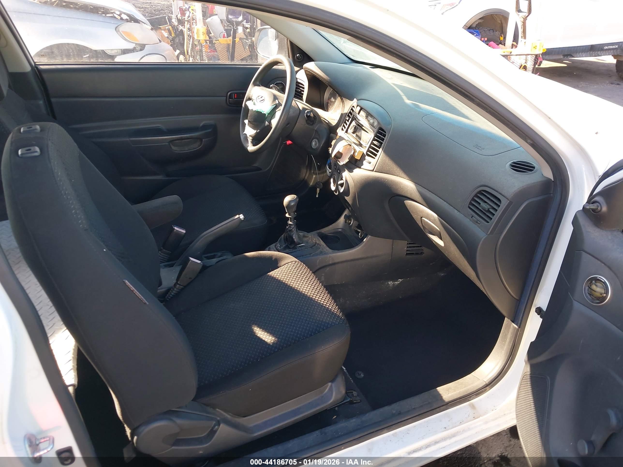 HYUNDAI ACCENT image 5