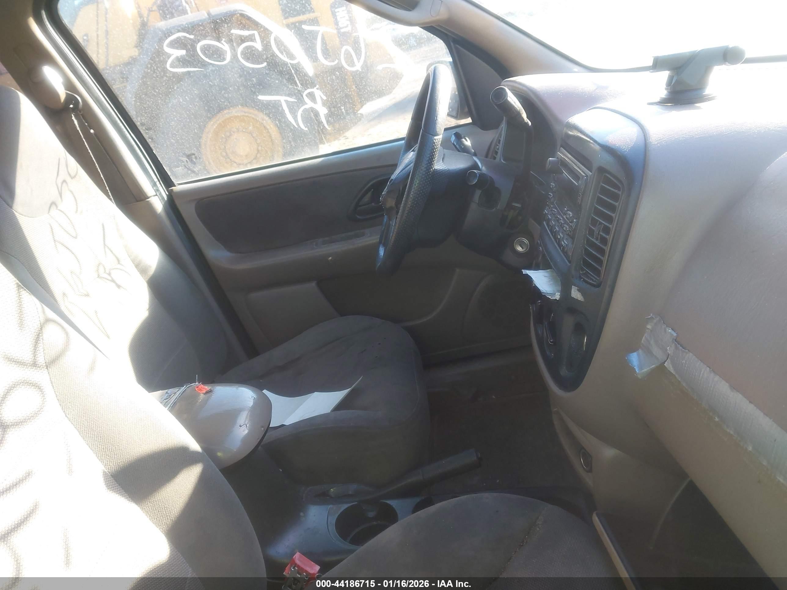 FORD ESCAPE image 5