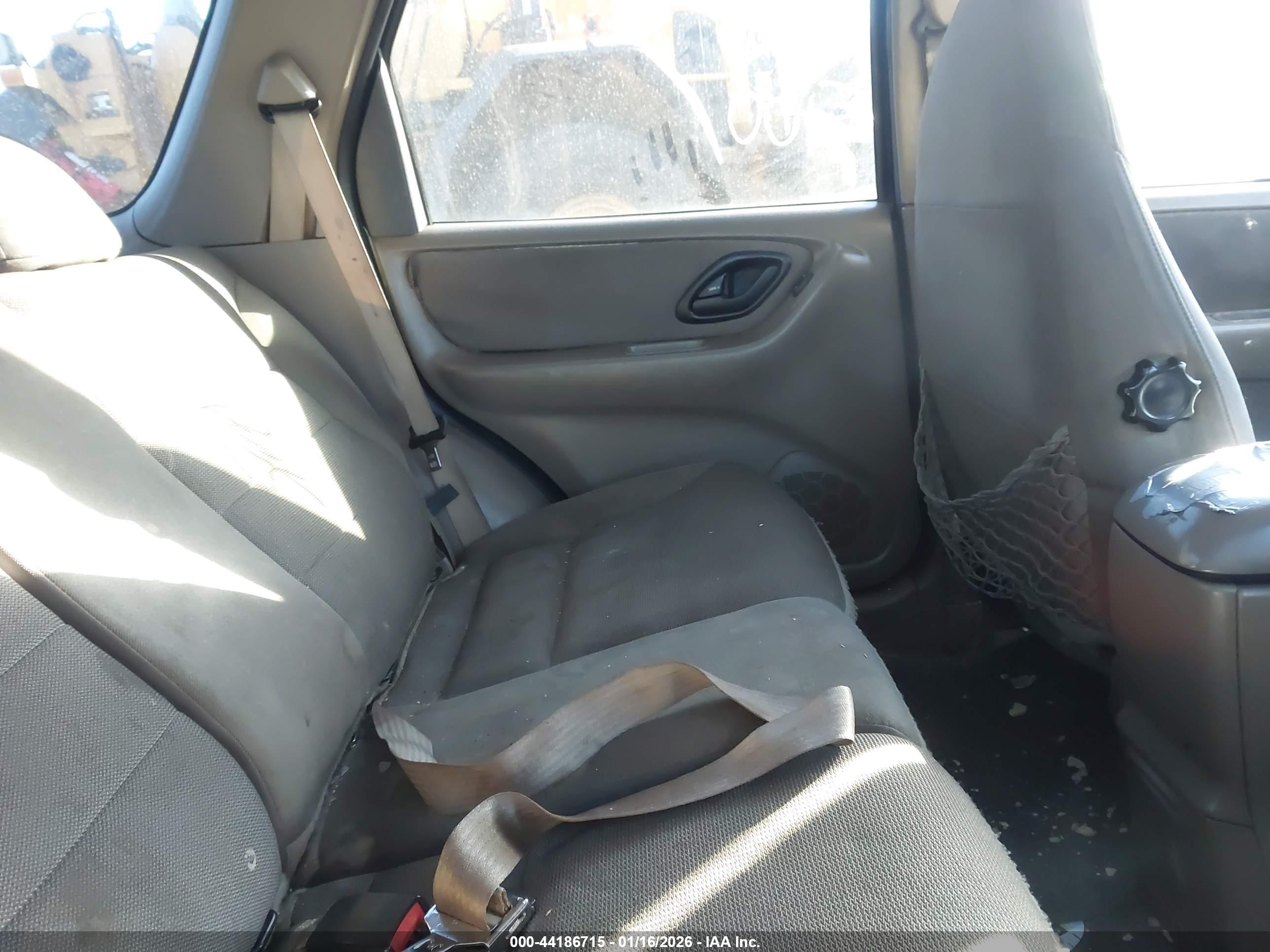 FORD ESCAPE image 8