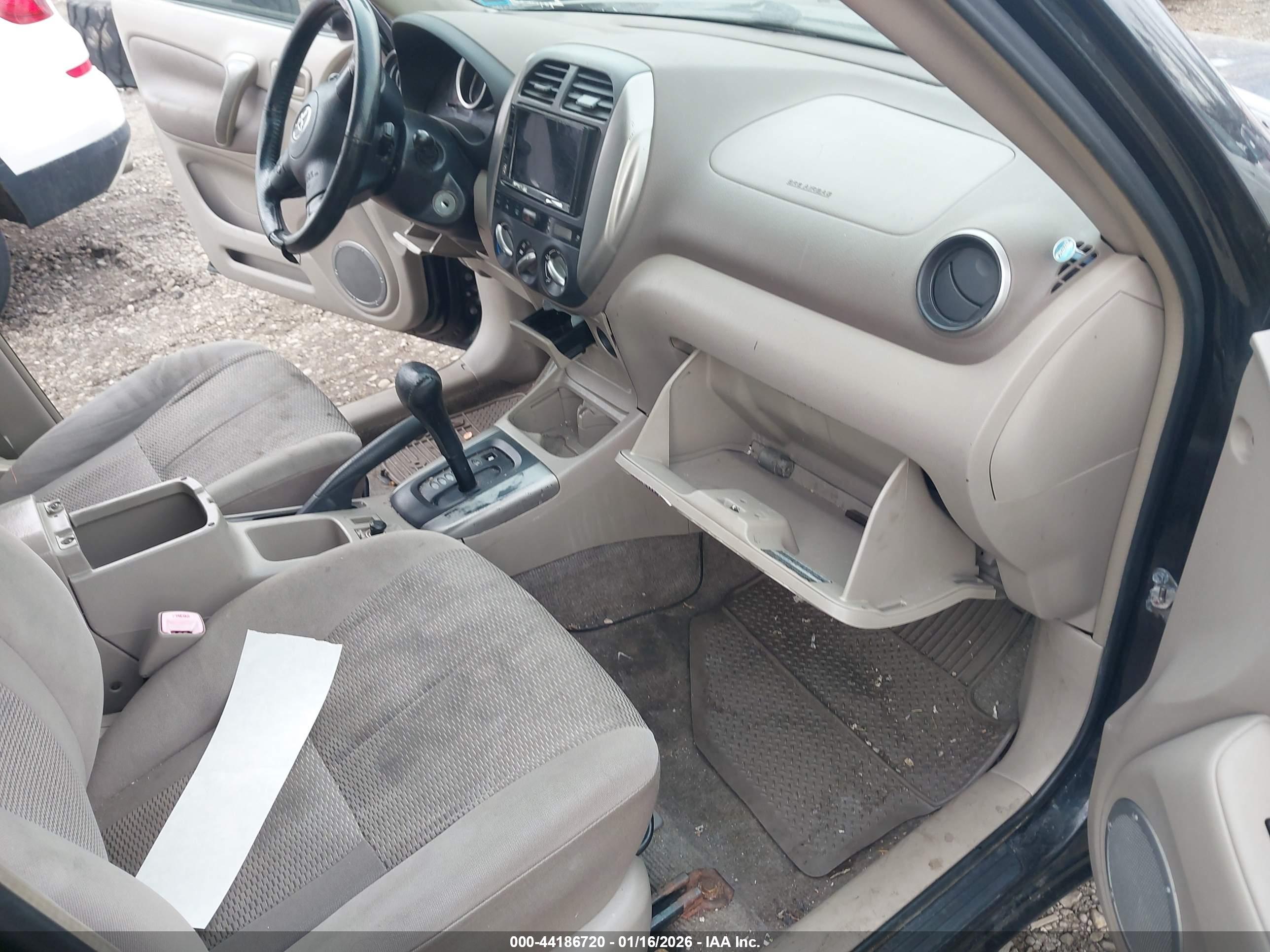TOYOTA RAV4 image 5