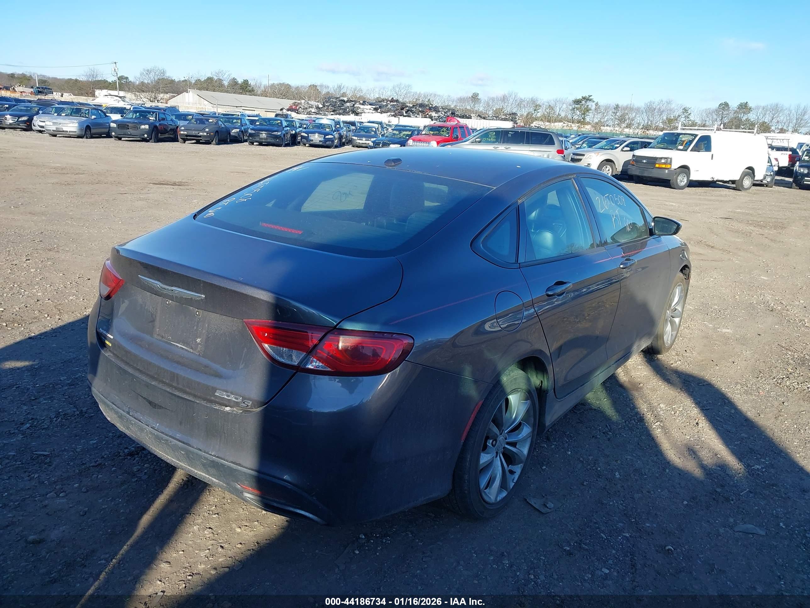 CHRYSLER 200 image 4