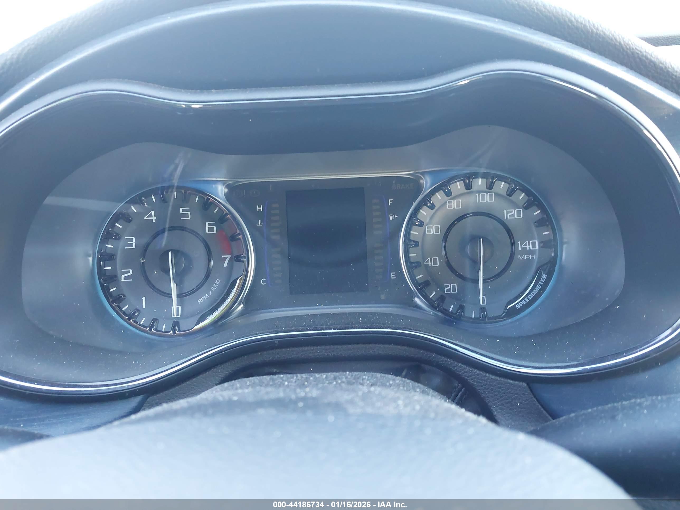 CHRYSLER 200 image 7
