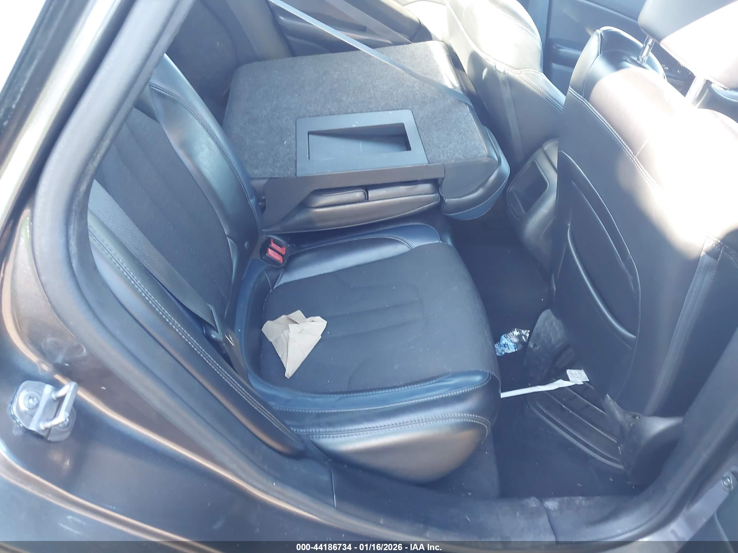 CHRYSLER 200 image 8
