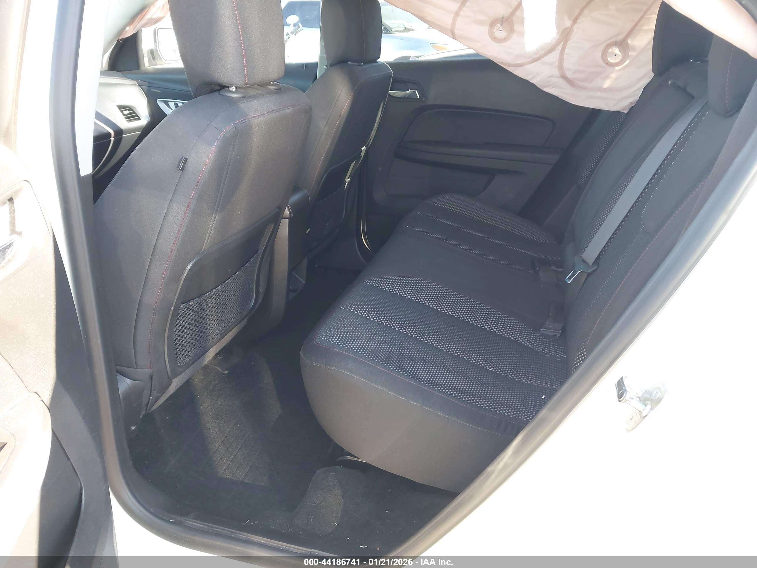 CHEVROLET EQUINOX image 8