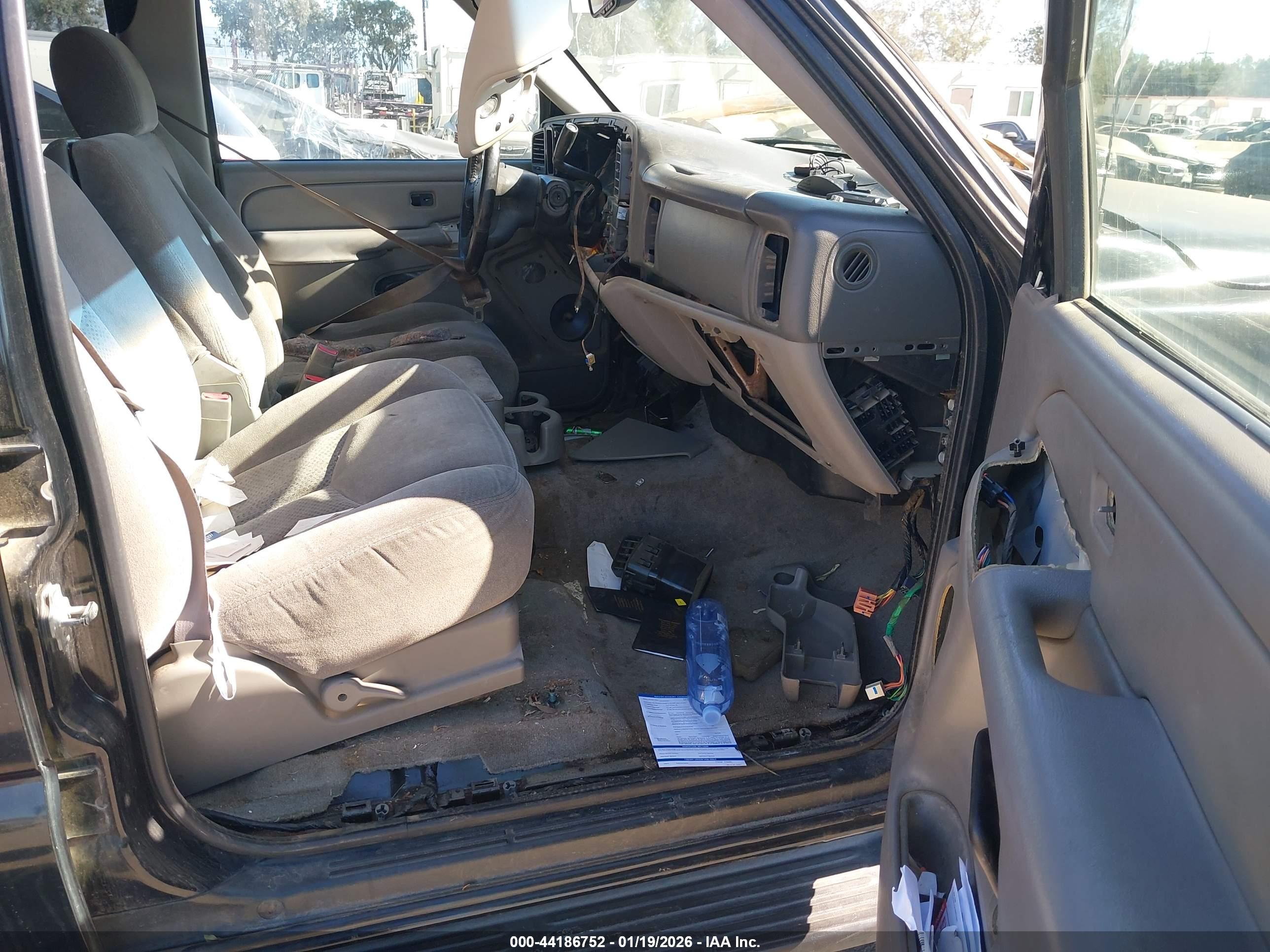 CHEVROLET TAHOE image 5