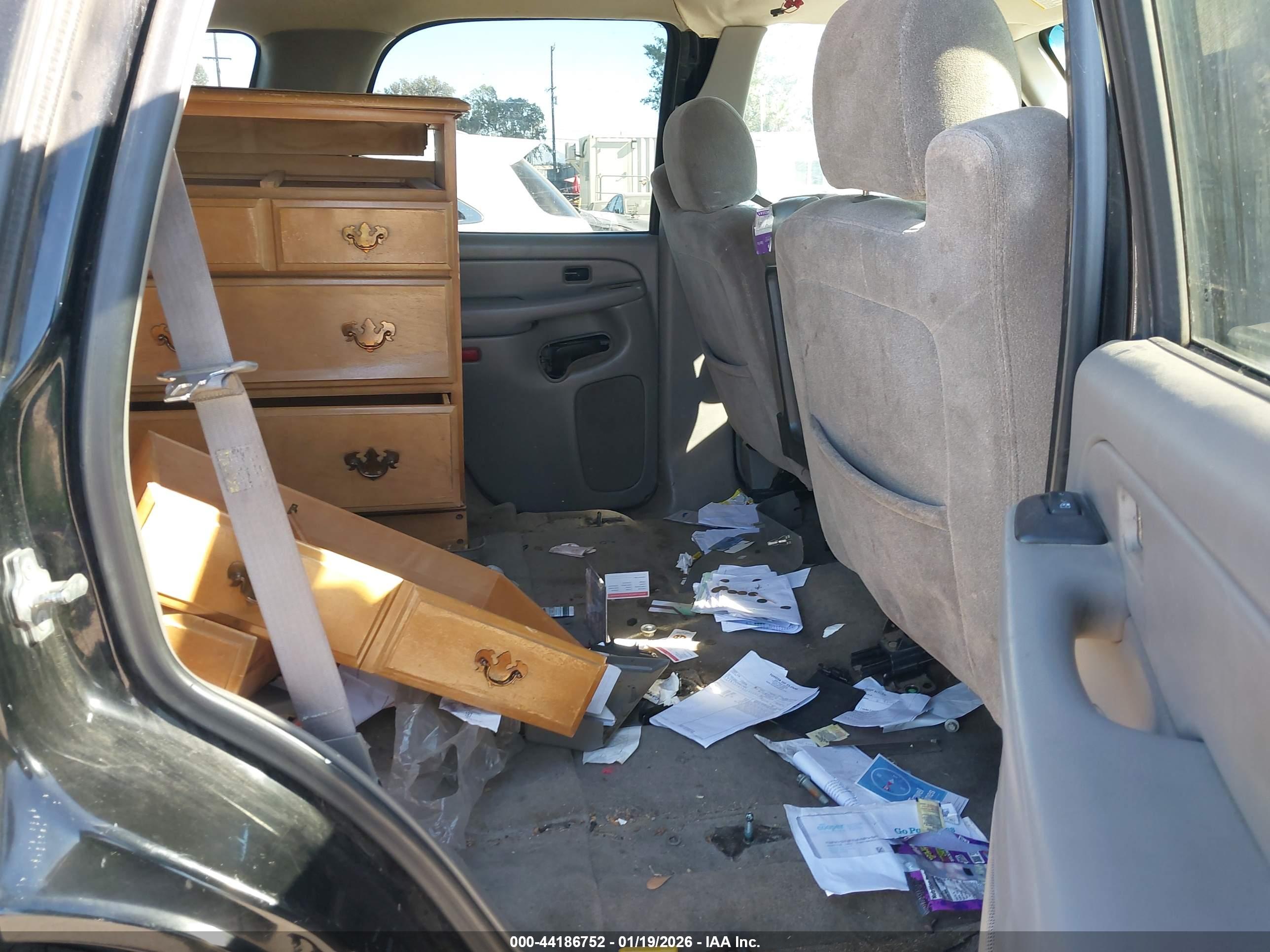 CHEVROLET TAHOE image 8