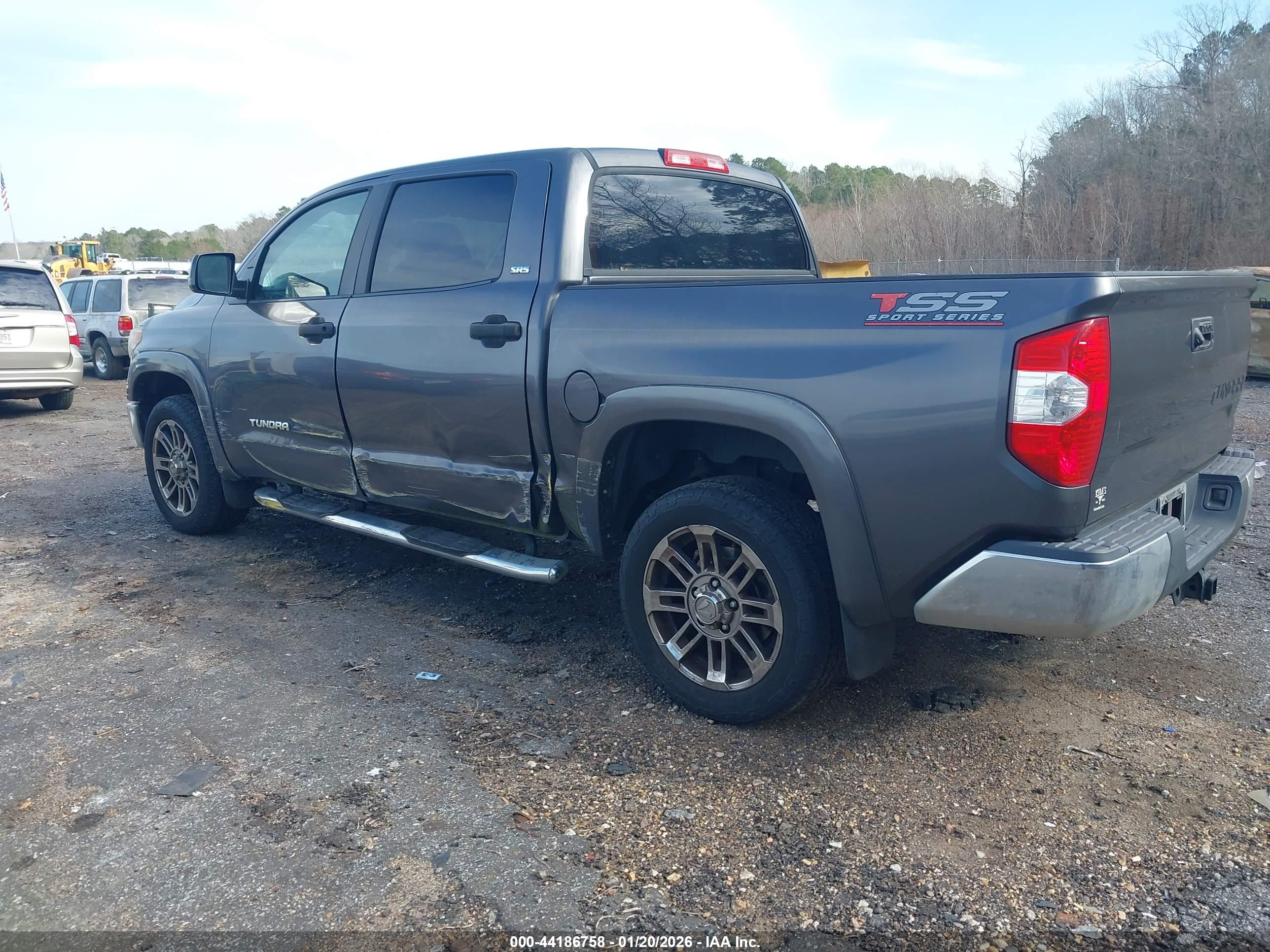 TOYOTA TUNDRA image 3