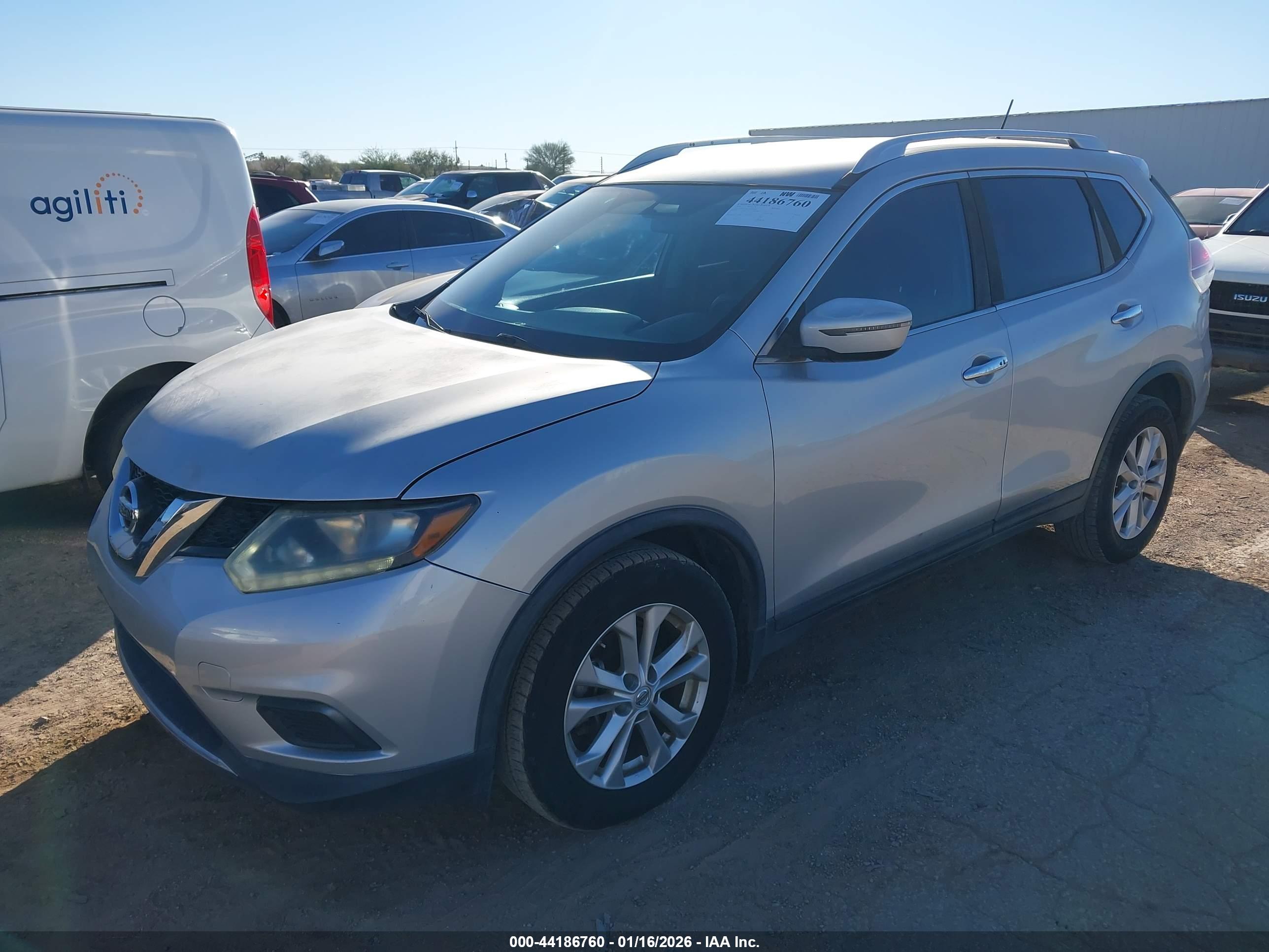 NISSAN ROGUE image 2