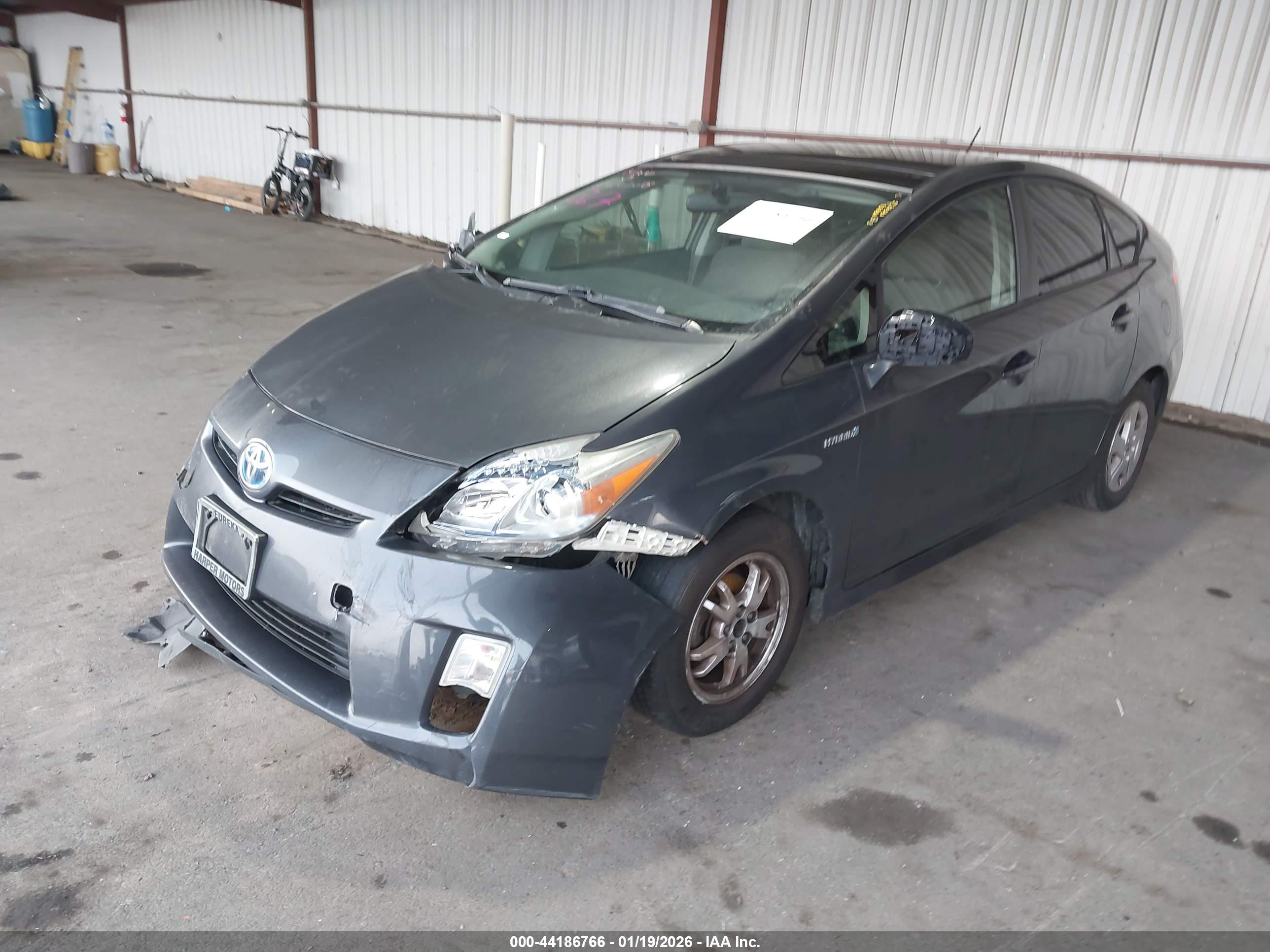 TOYOTA PRIUS image 2