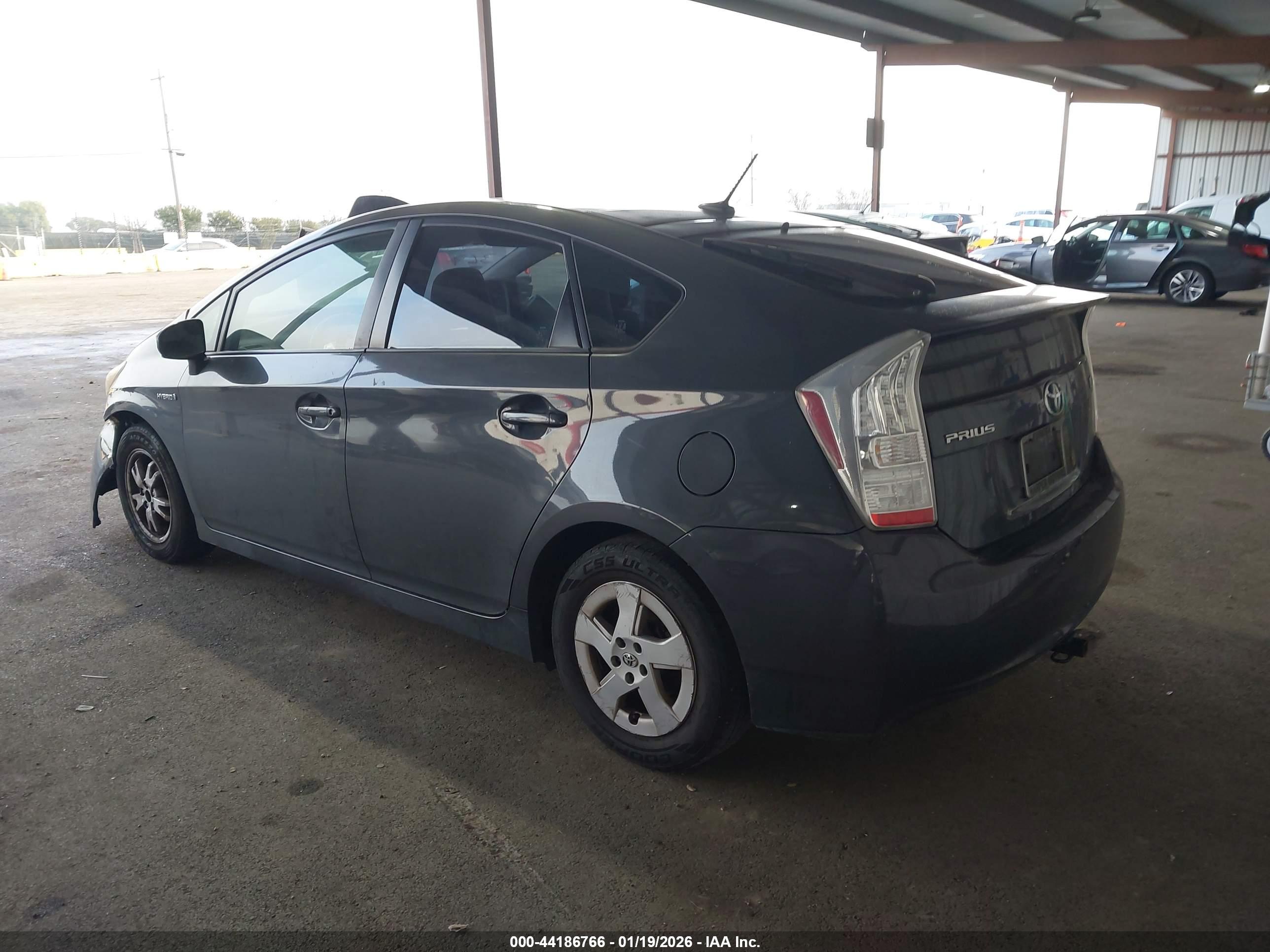 TOYOTA PRIUS image 3