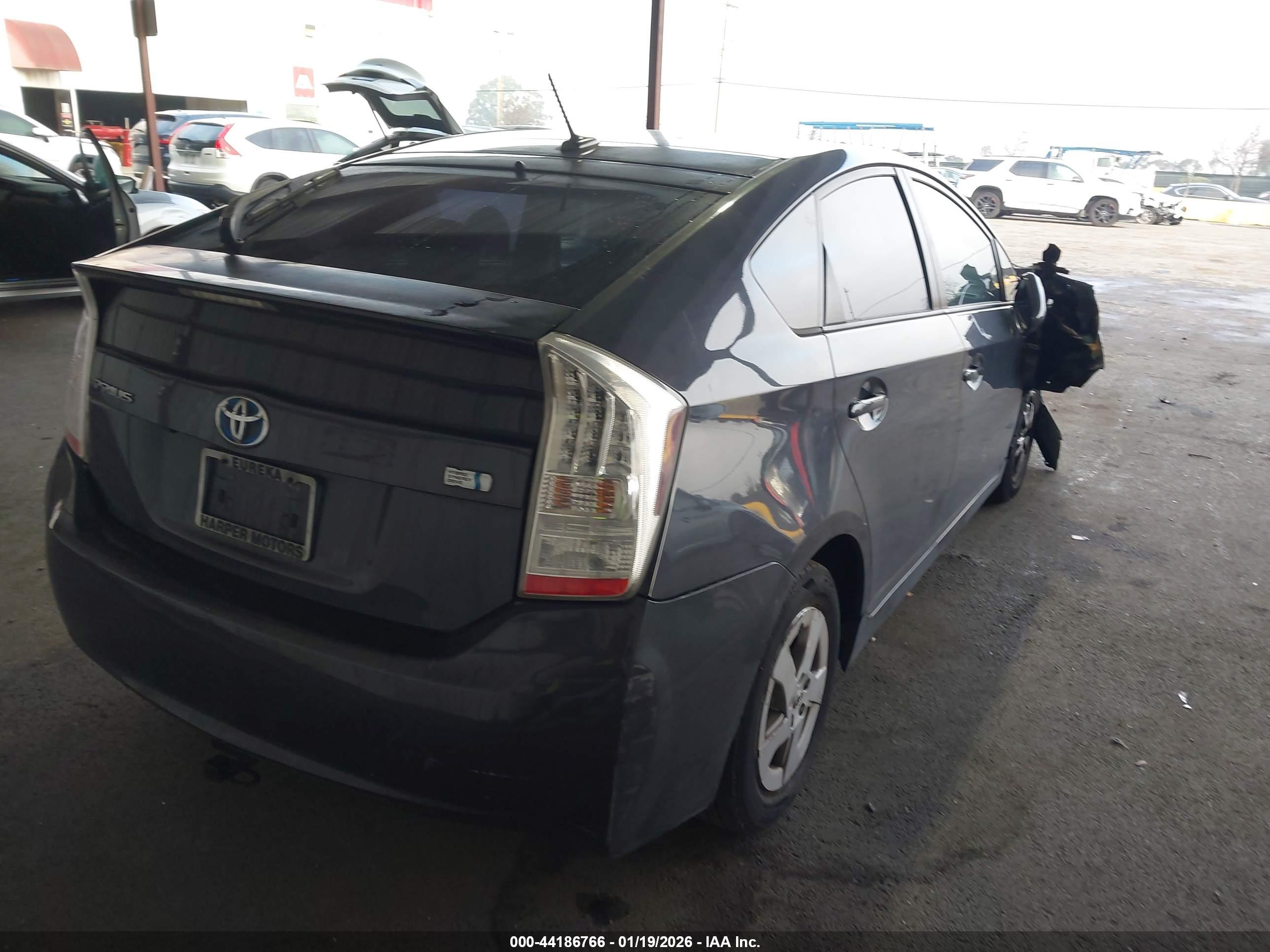 TOYOTA PRIUS image 4