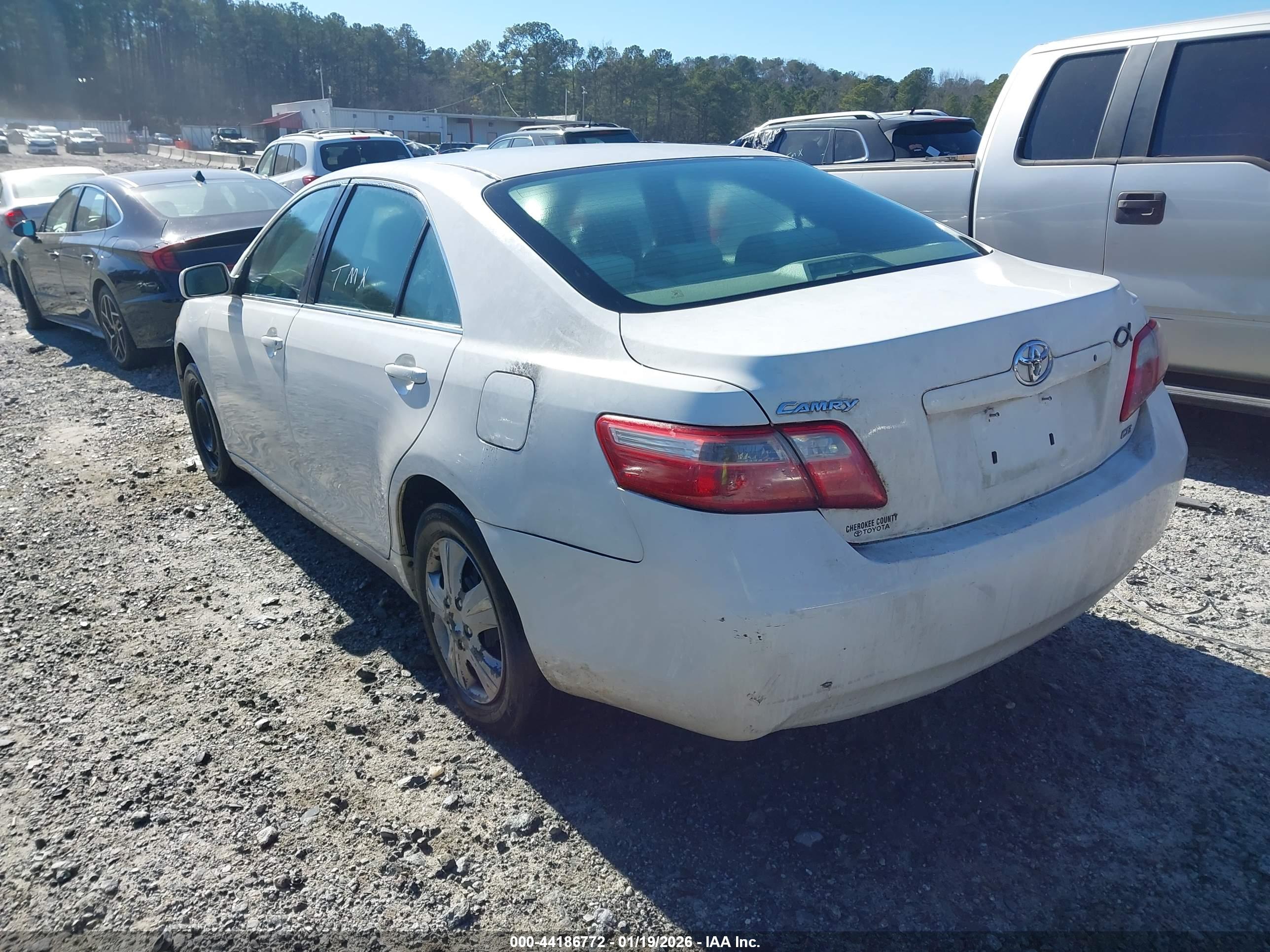 TOYOTA CAMRY image 3