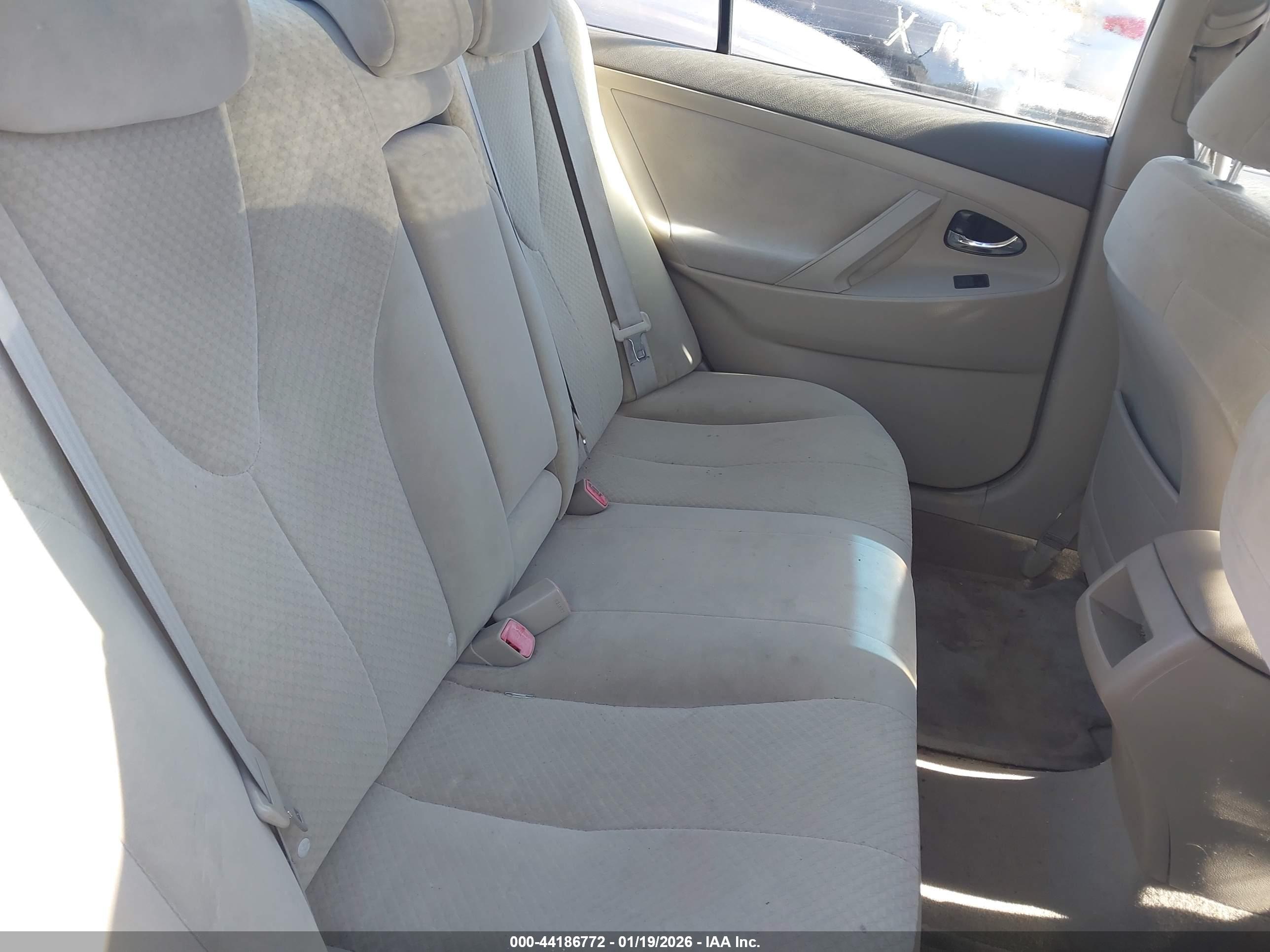 TOYOTA CAMRY image 8