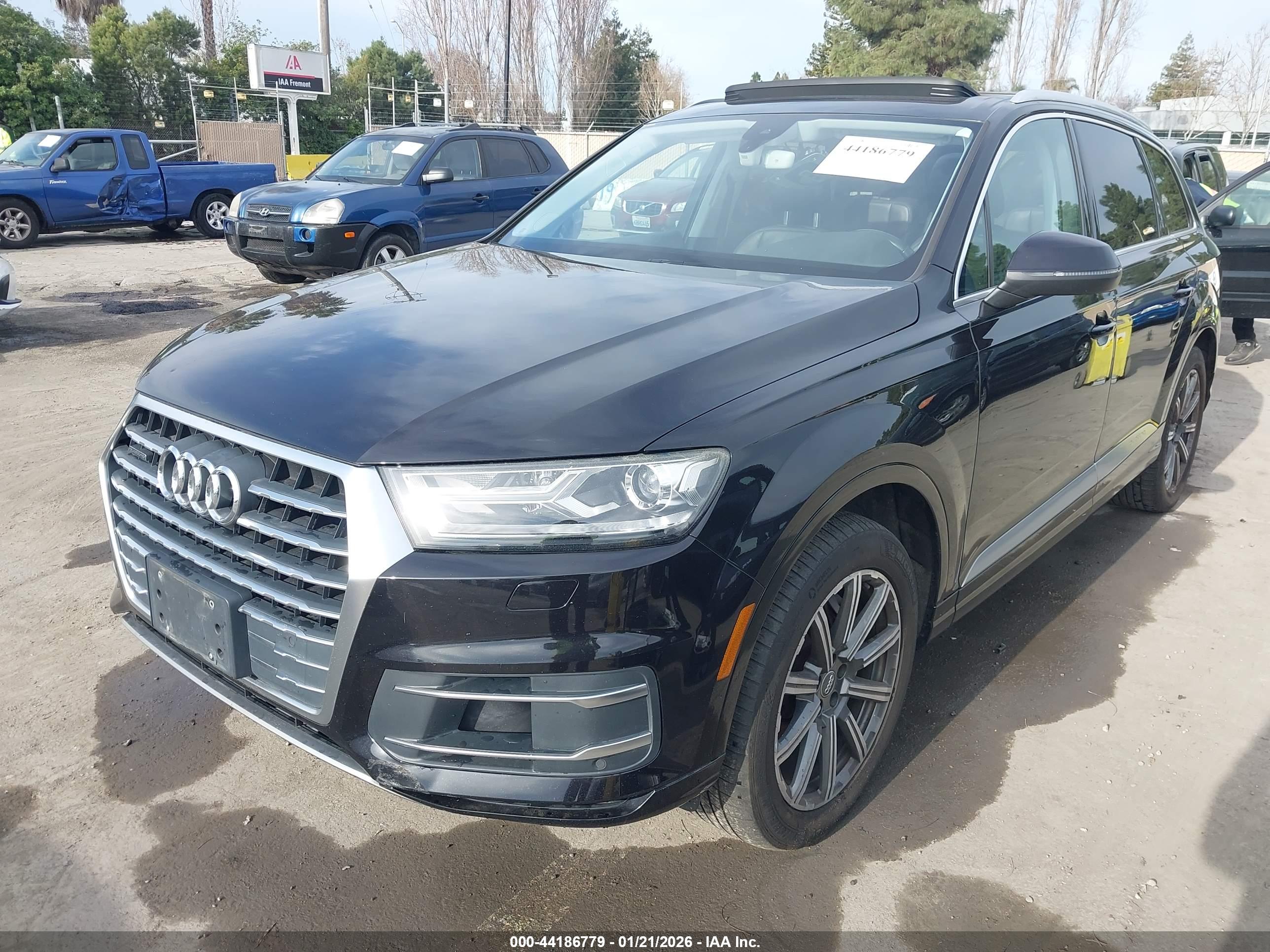 AUDI Q7 image 2