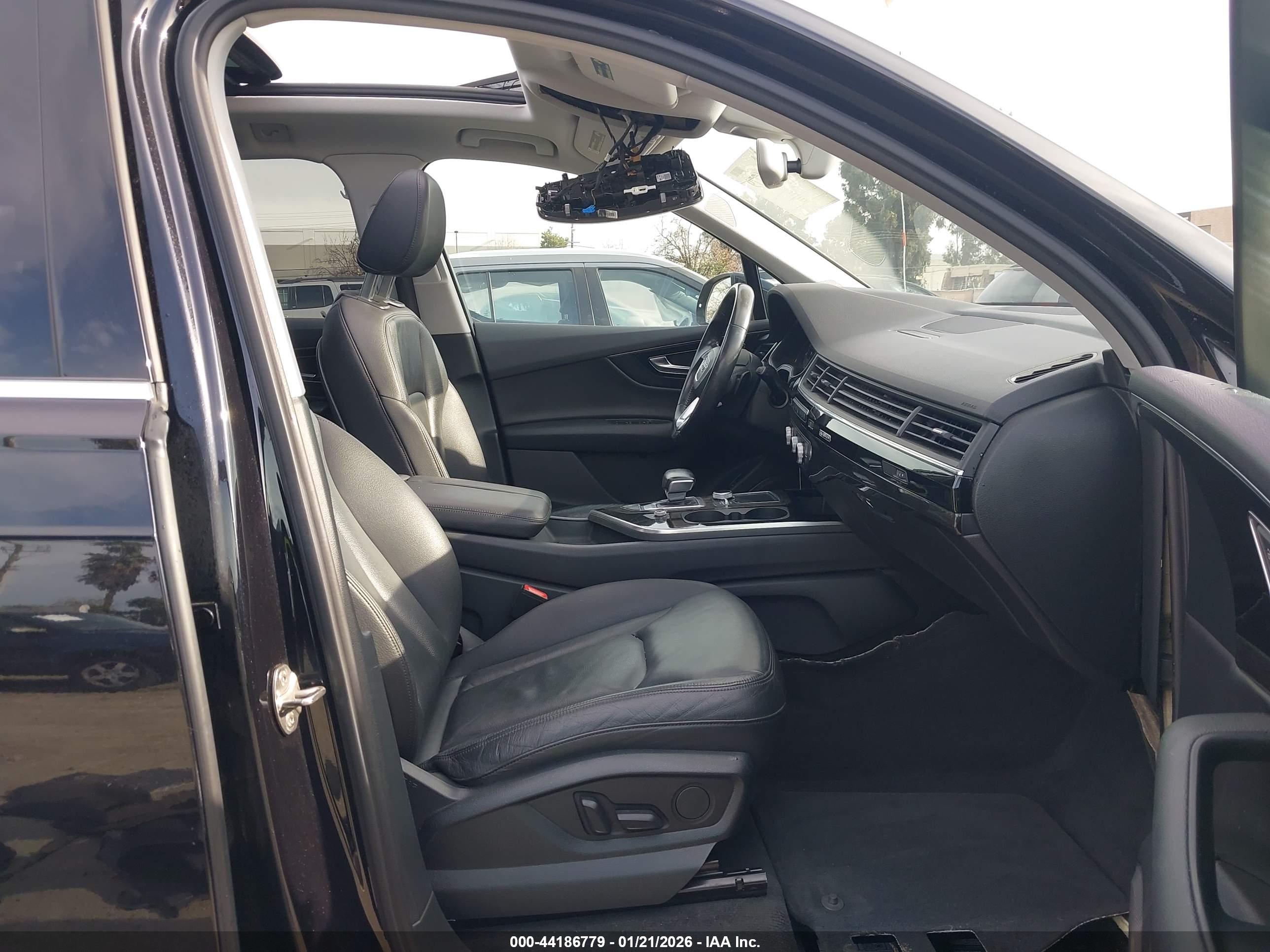 AUDI Q7 image 5