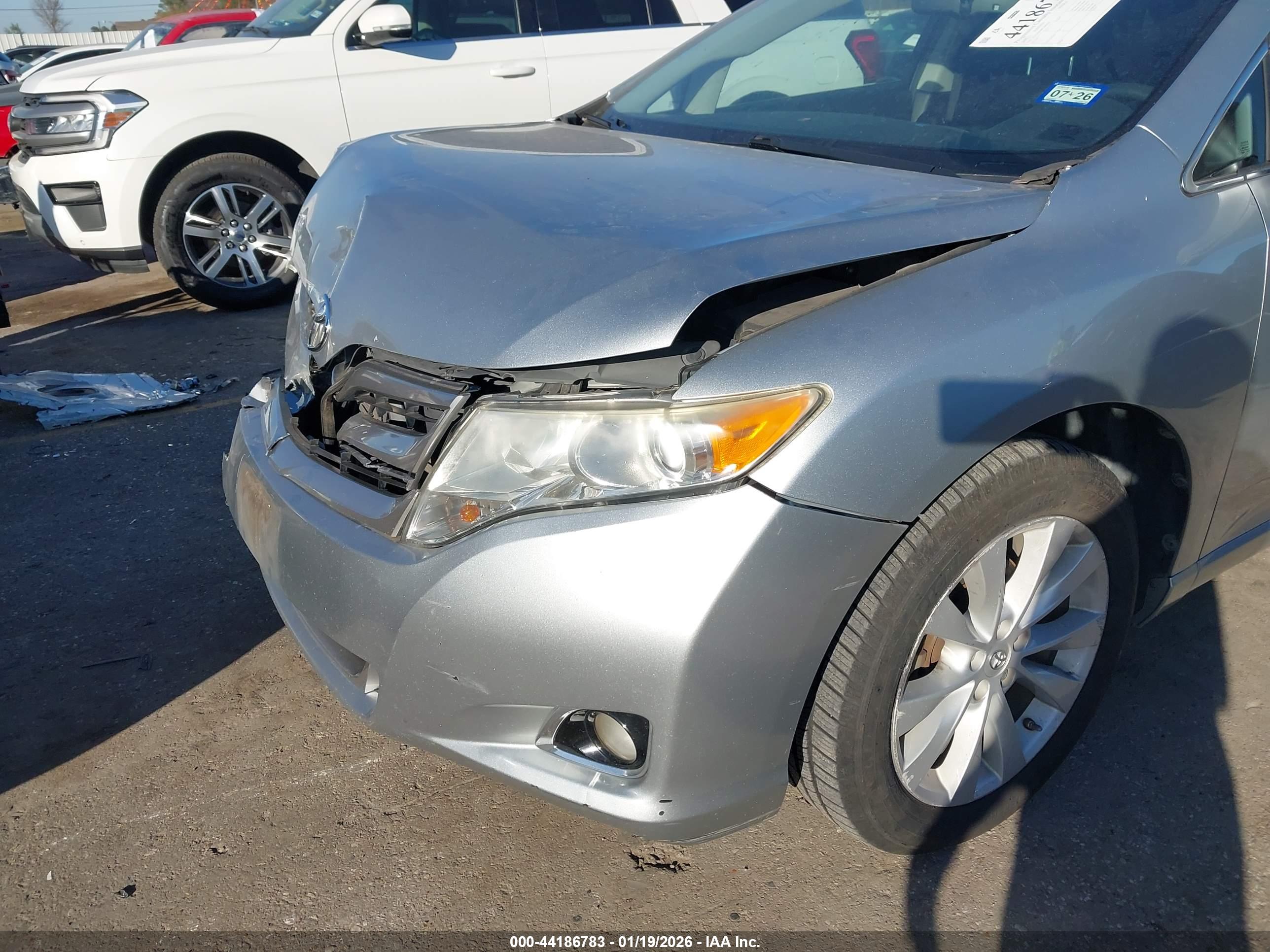 TOYOTA VENZA image 6