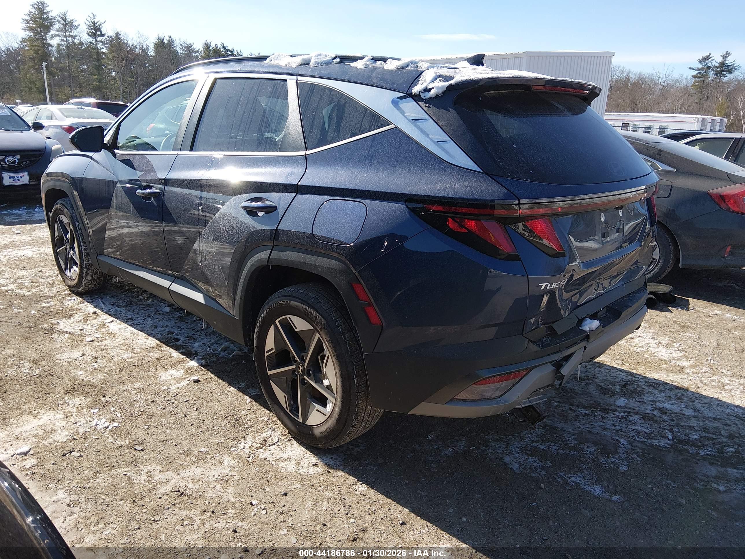 HYUNDAI TUCSON image 3