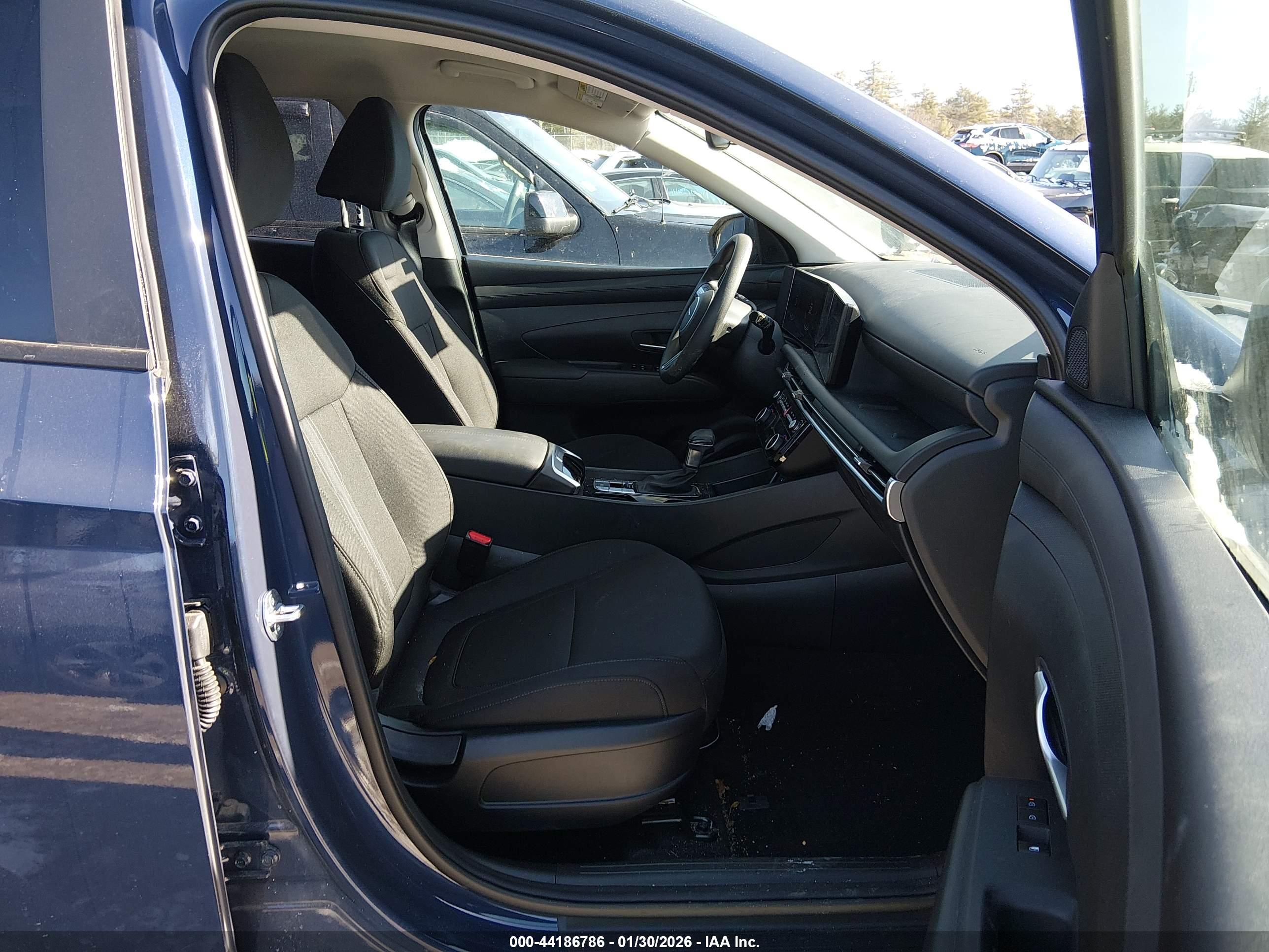 HYUNDAI TUCSON image 5