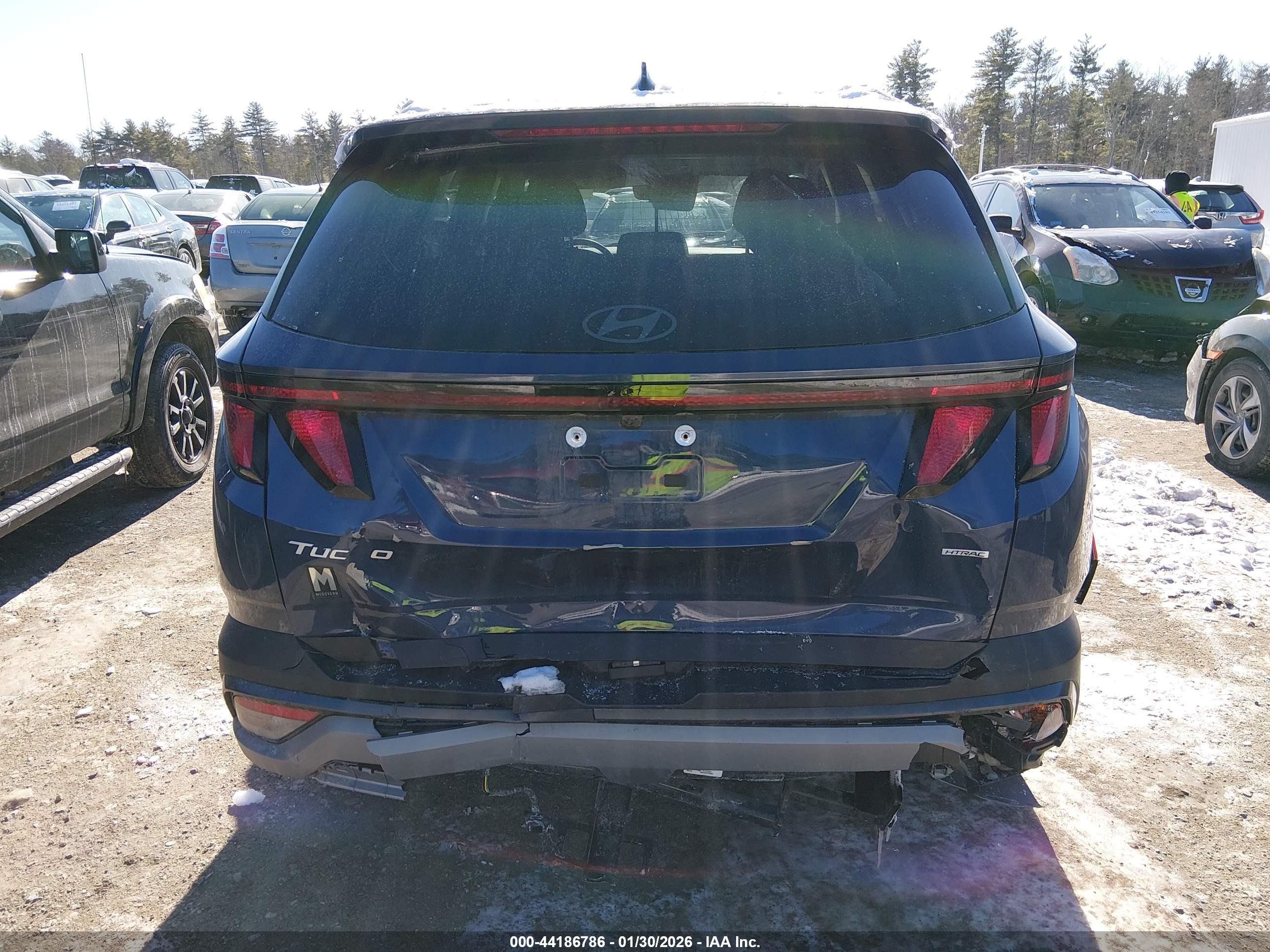 HYUNDAI TUCSON image 6