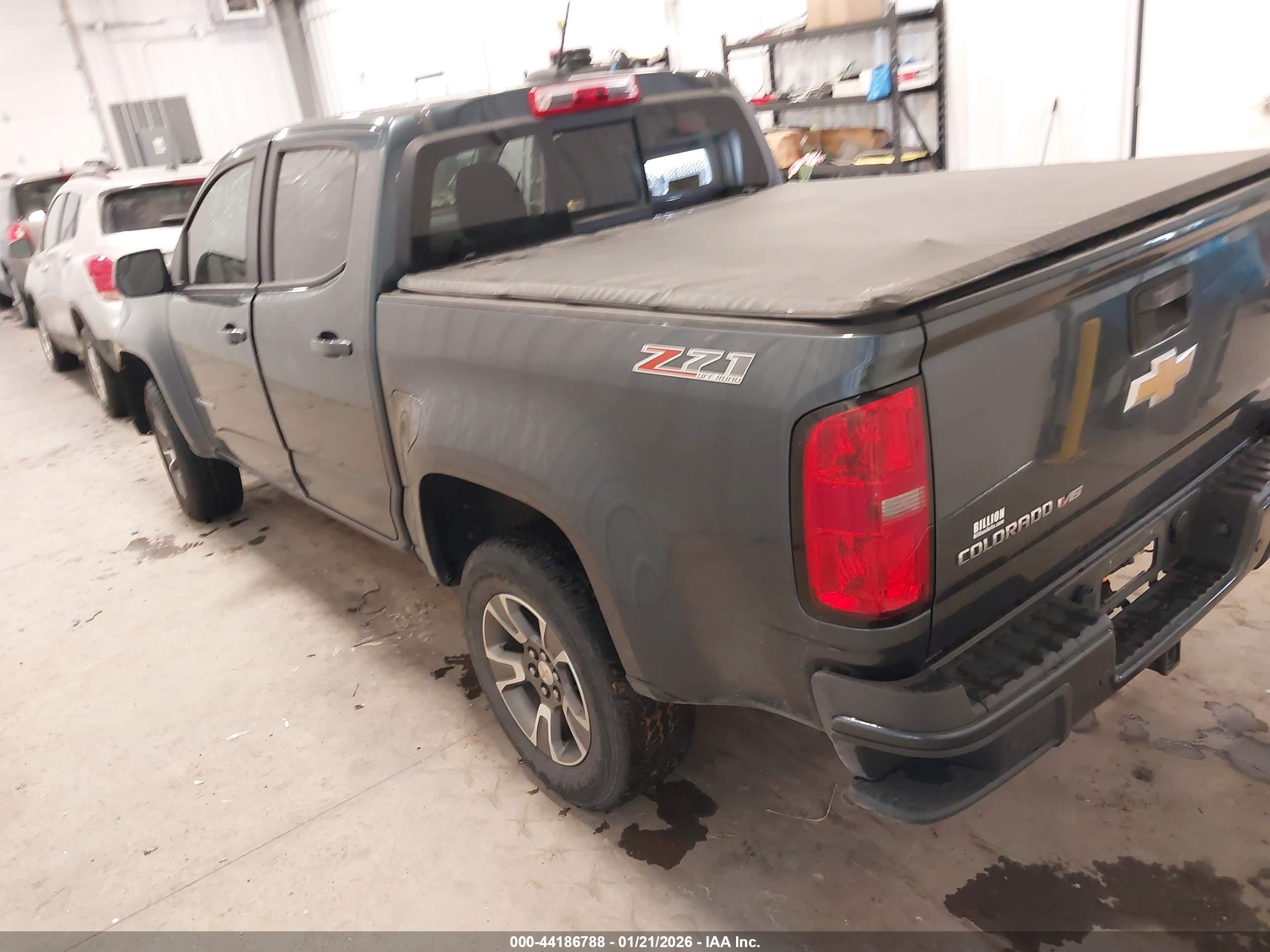 CHEVROLET COLORADO image 3