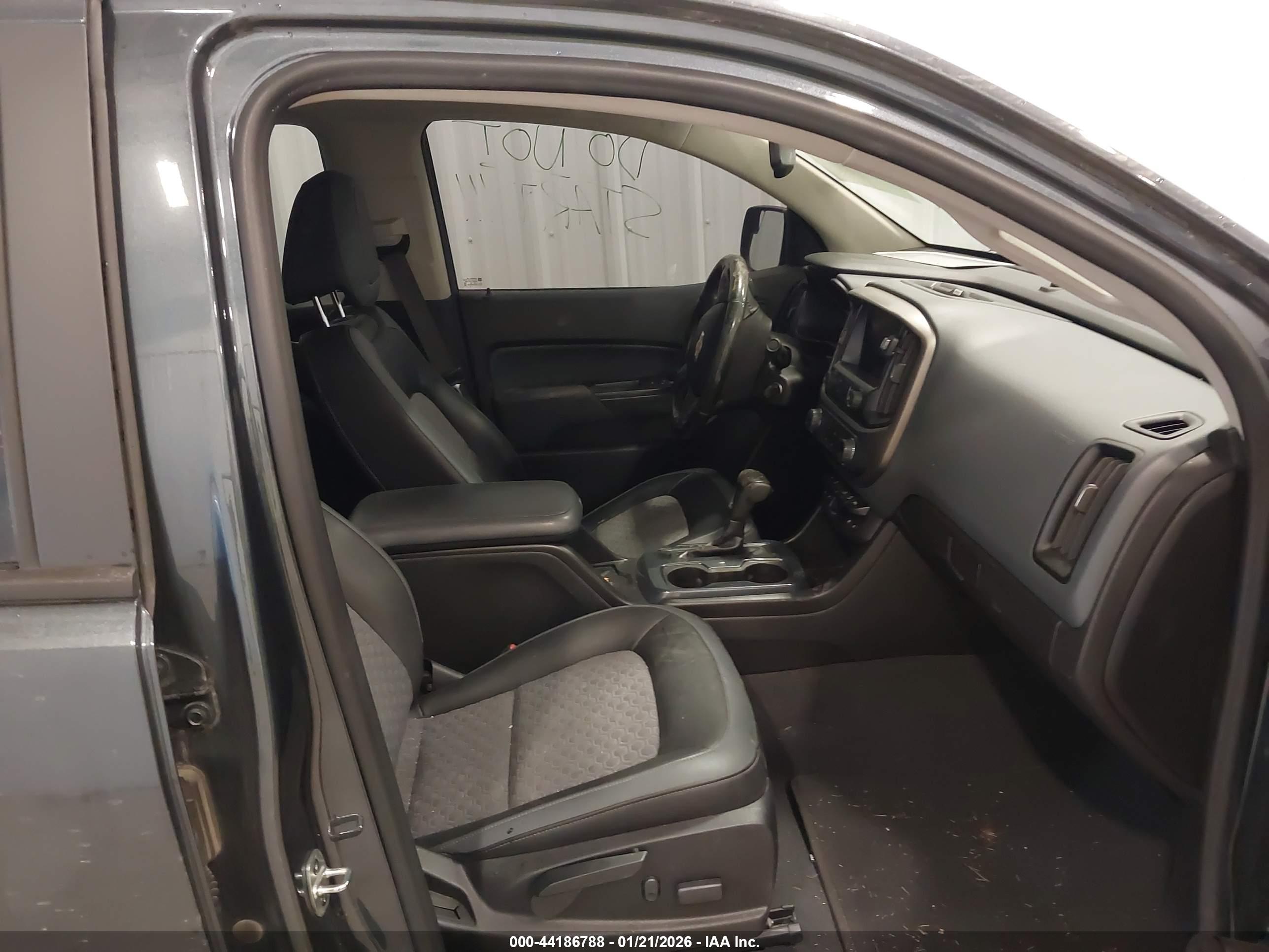 CHEVROLET COLORADO image 5
