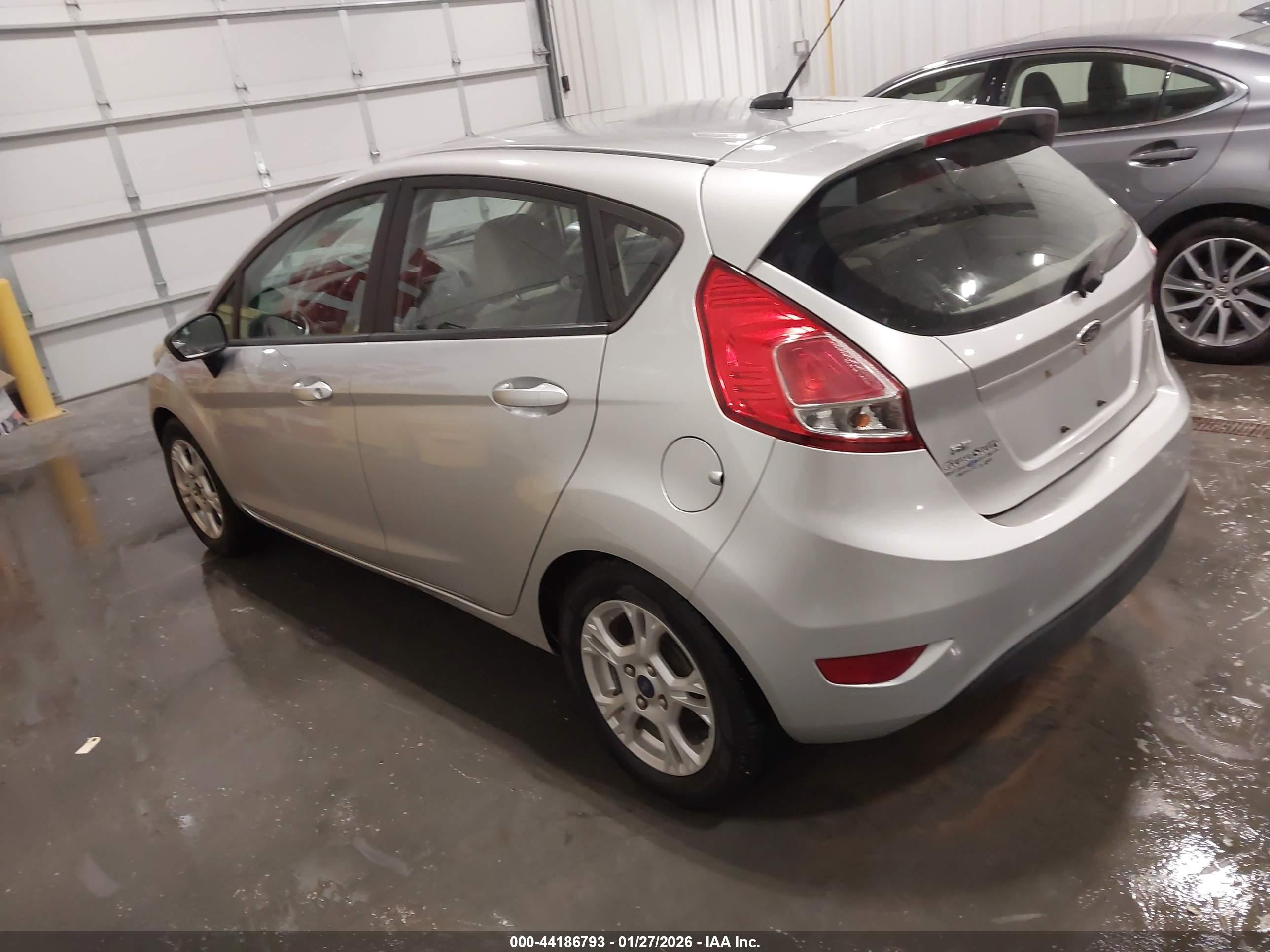 FORD FIESTA image 3