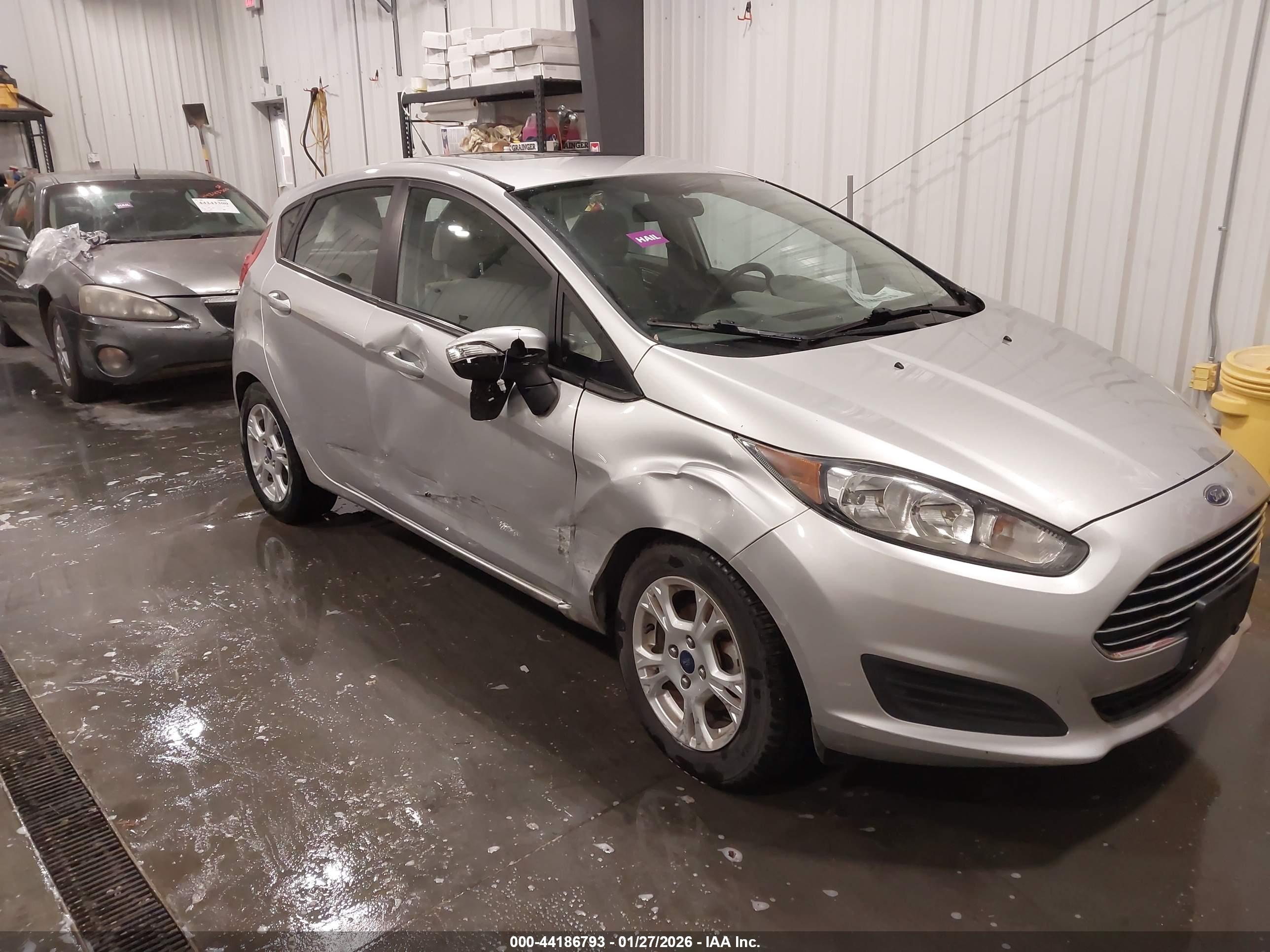 FORD FIESTA image 6