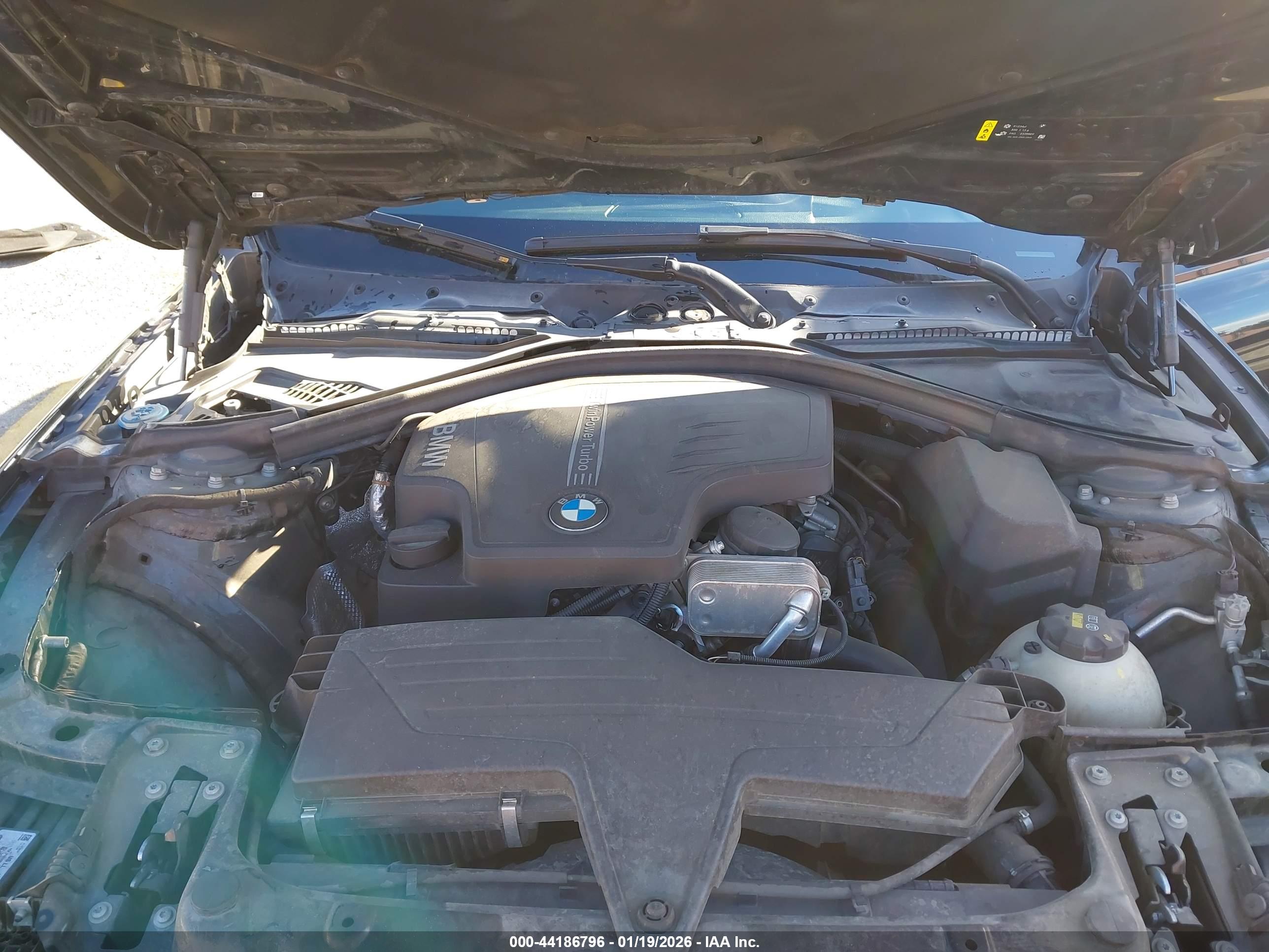 BMW 320I image 10