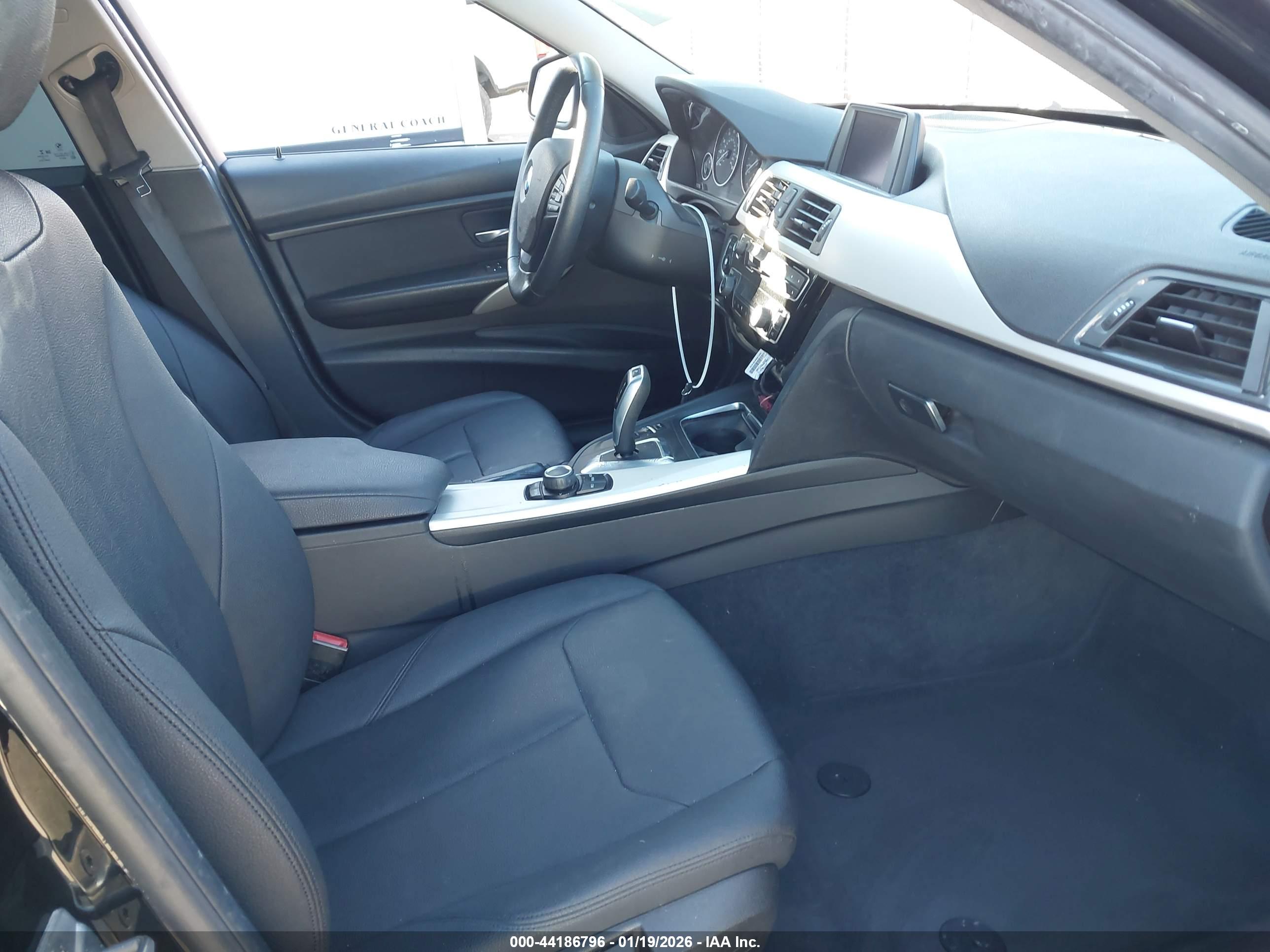 BMW 320I image 5