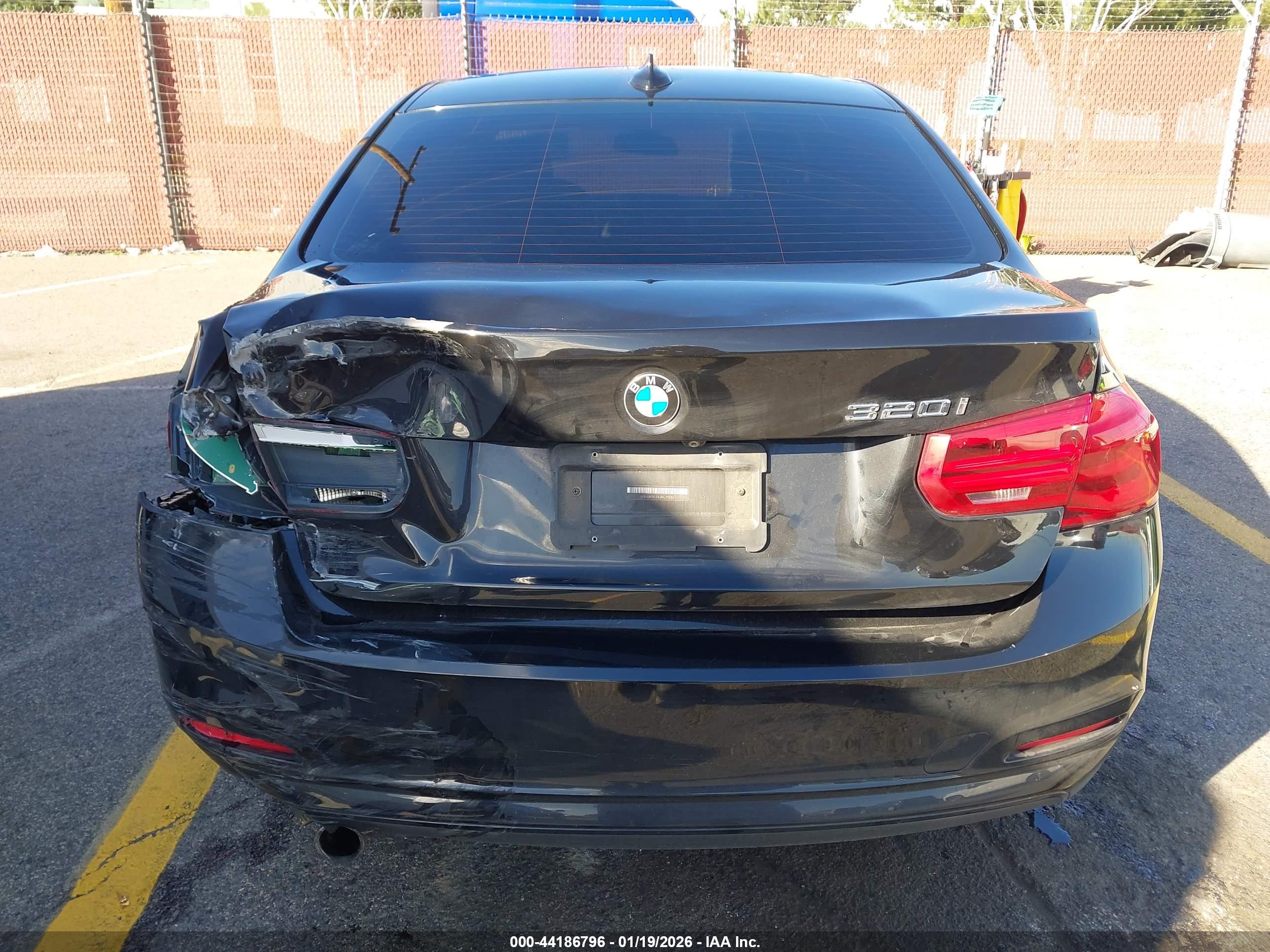 BMW 320I image 6