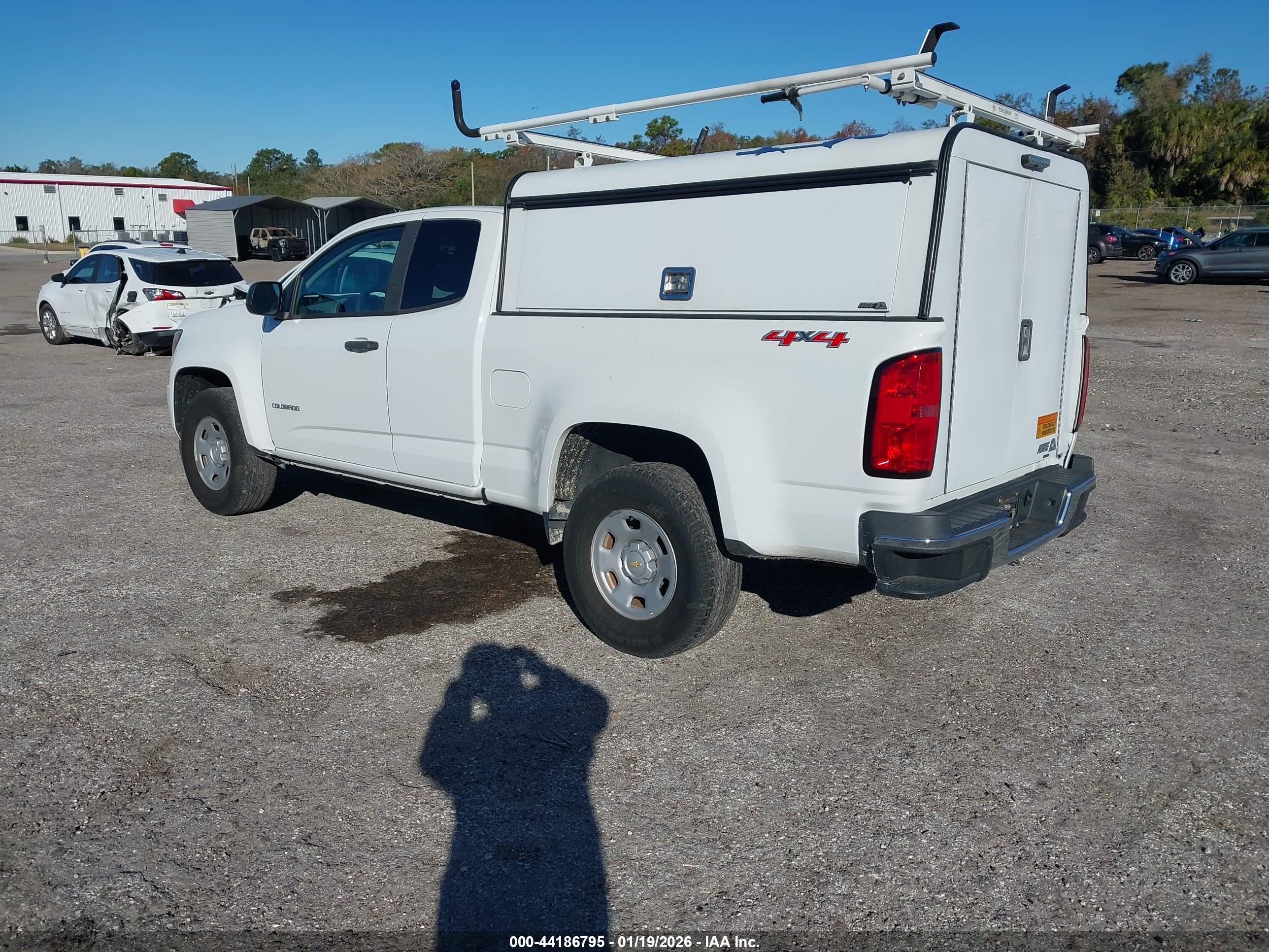 CHEVROLET COLORADO image 3