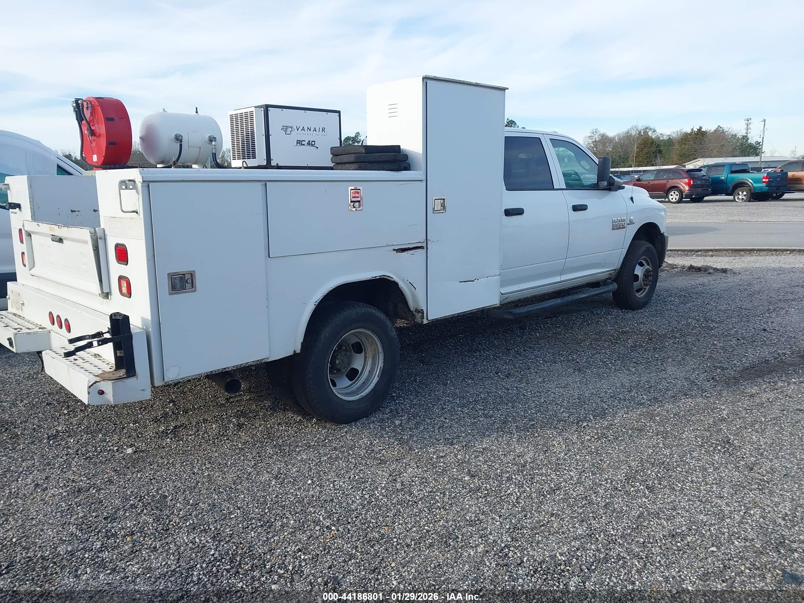 RAM 3500 image 4