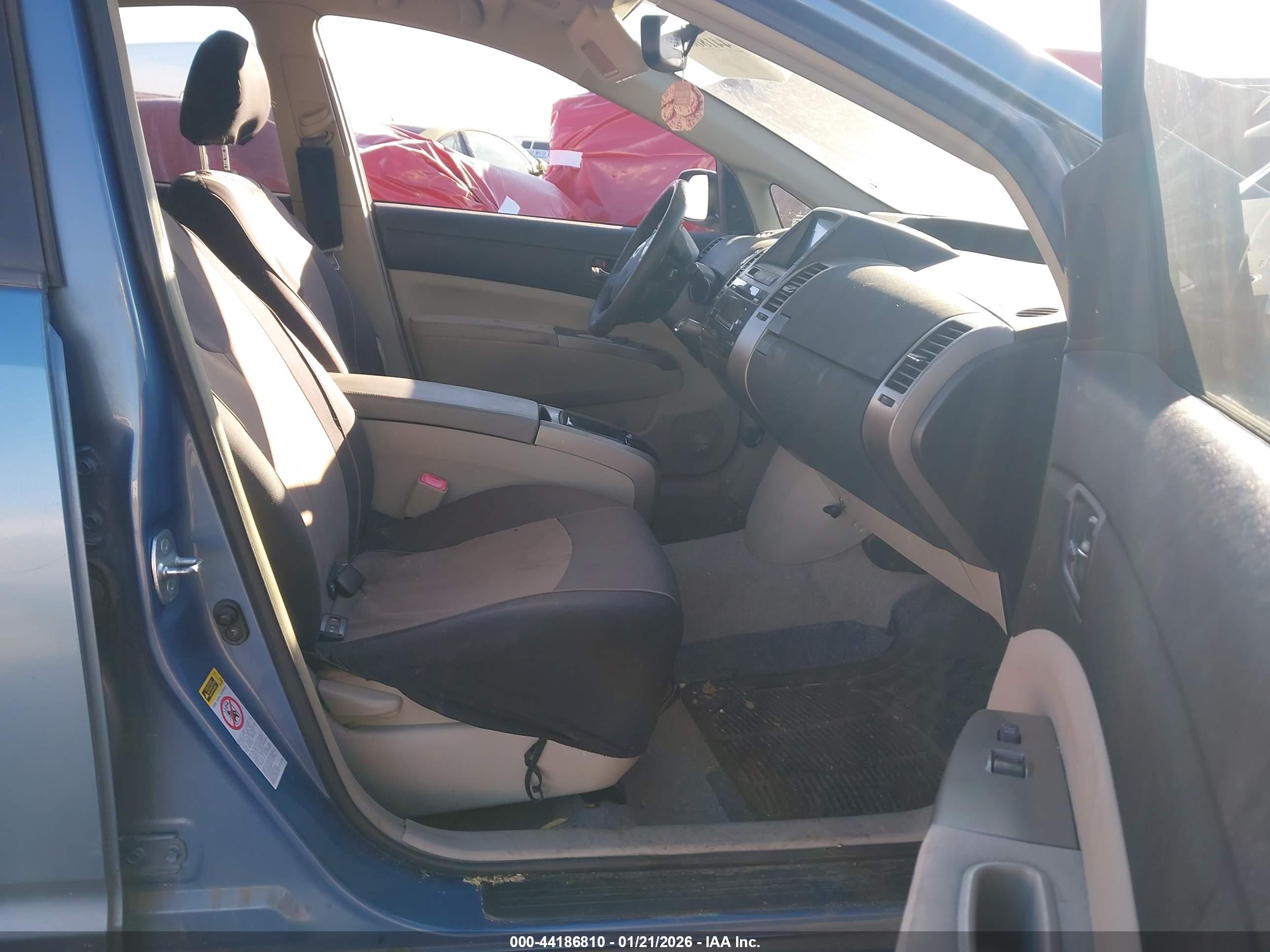 TOYOTA PRIUS image 5