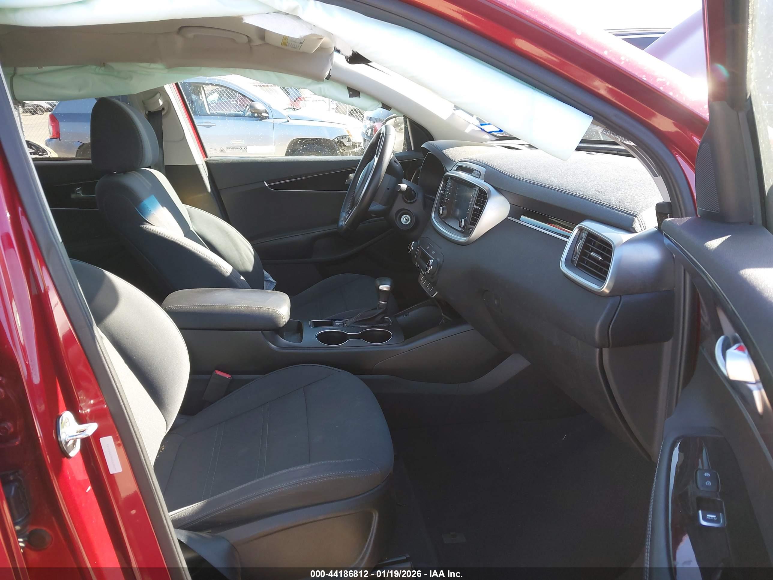 KIA SORENTO image 5