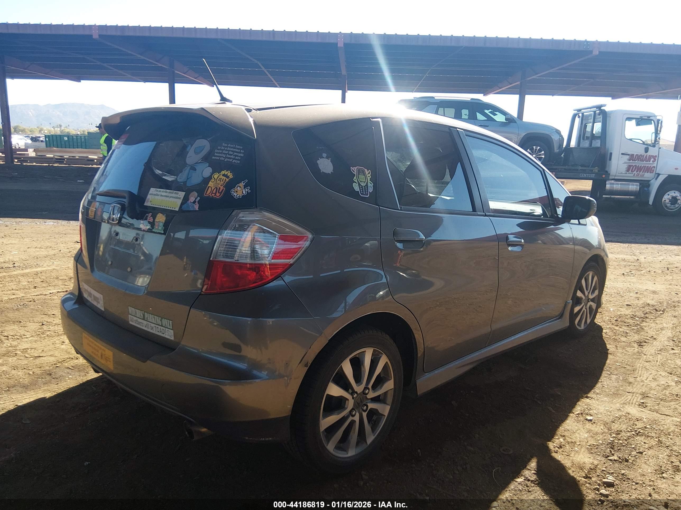 HONDA FIT image 4