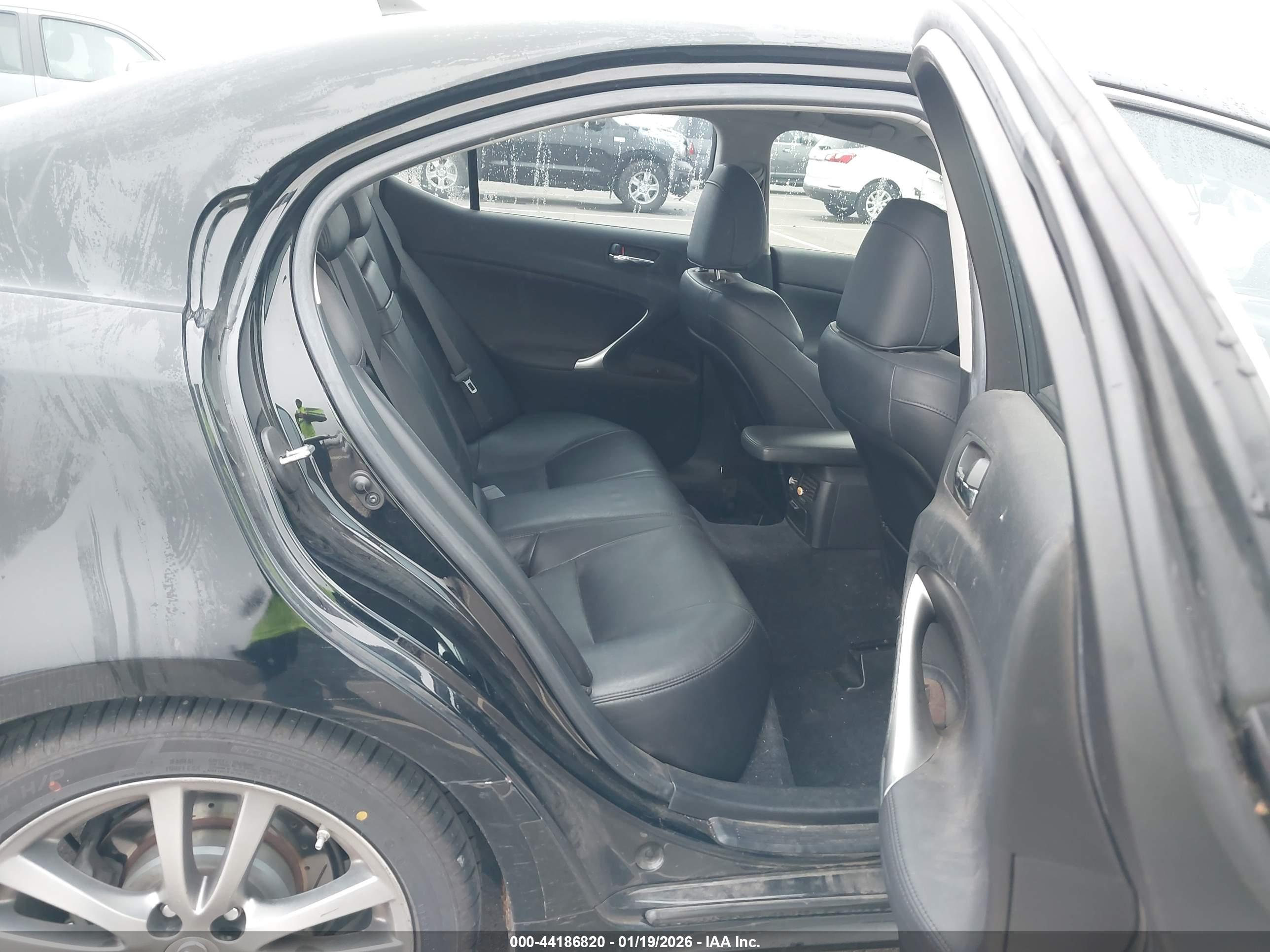 LEXUS IS image 8