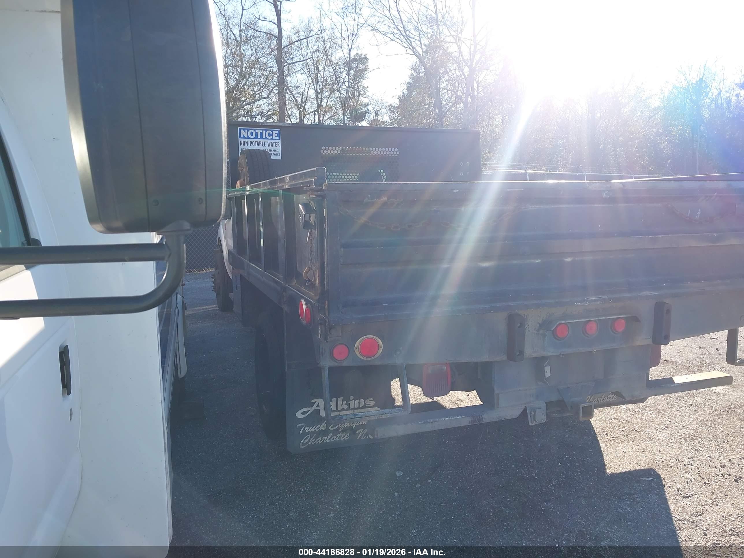 FORD F-550 image 3
