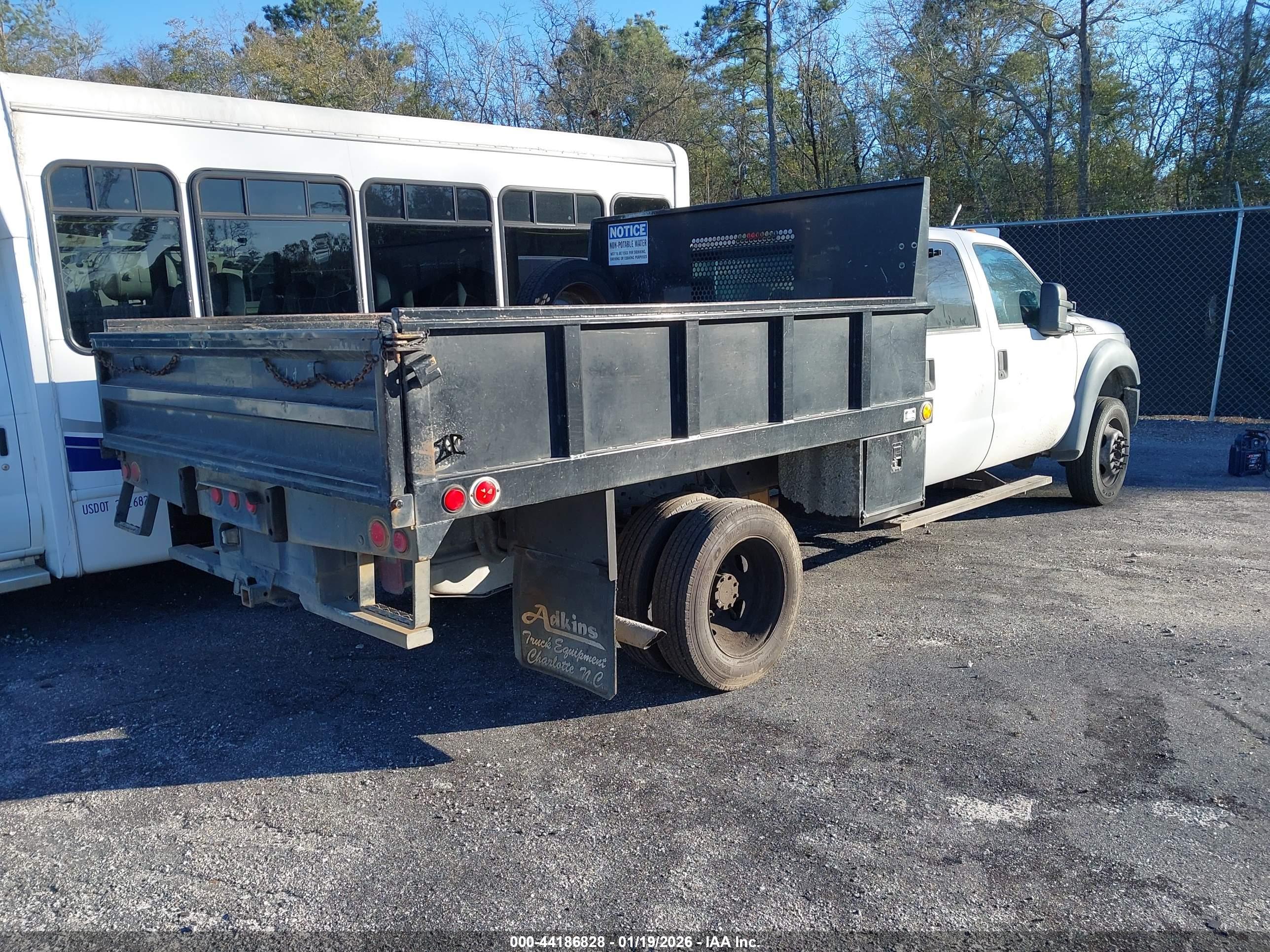 FORD F-550 image 4