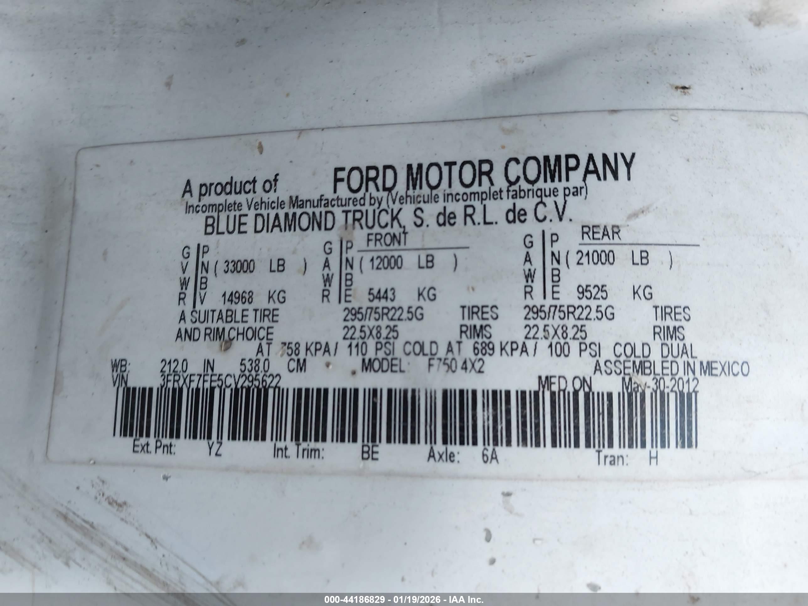 FORD F-750 image 9