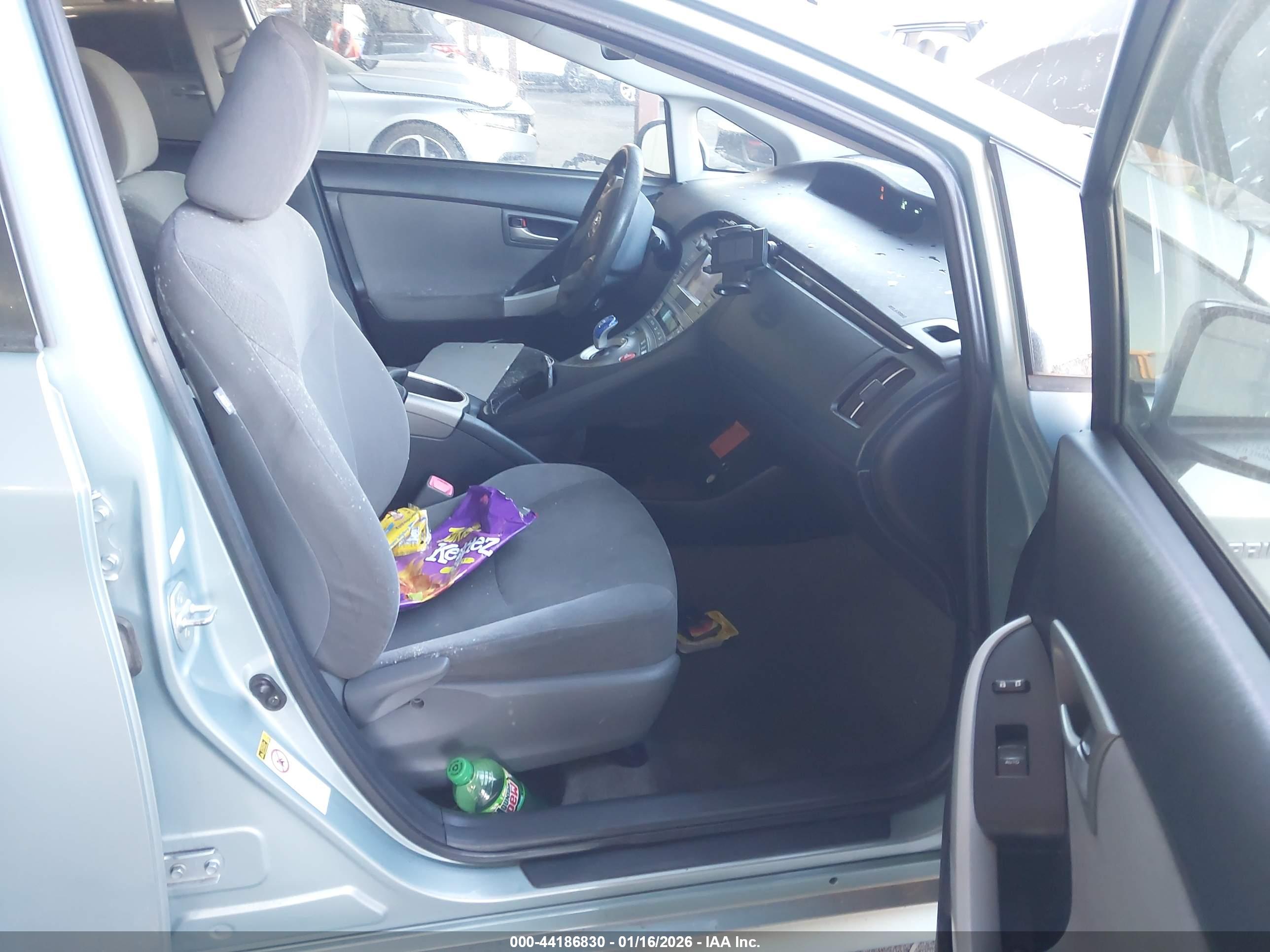 TOYOTA PRIUS image 5