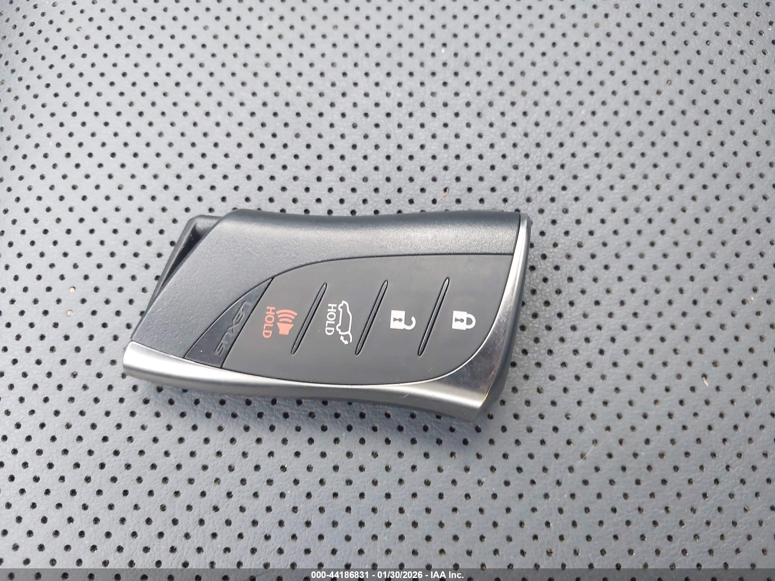 LEXUS RZ image 11
