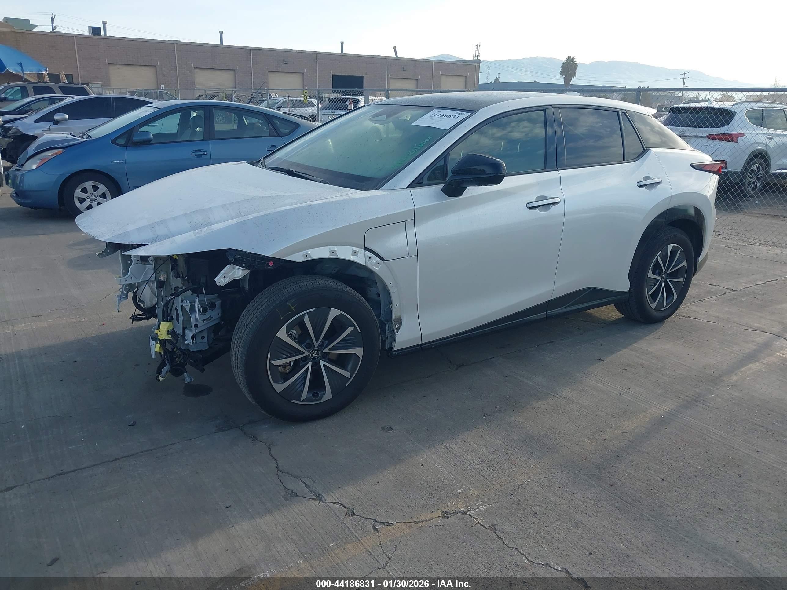LEXUS RZ image 2