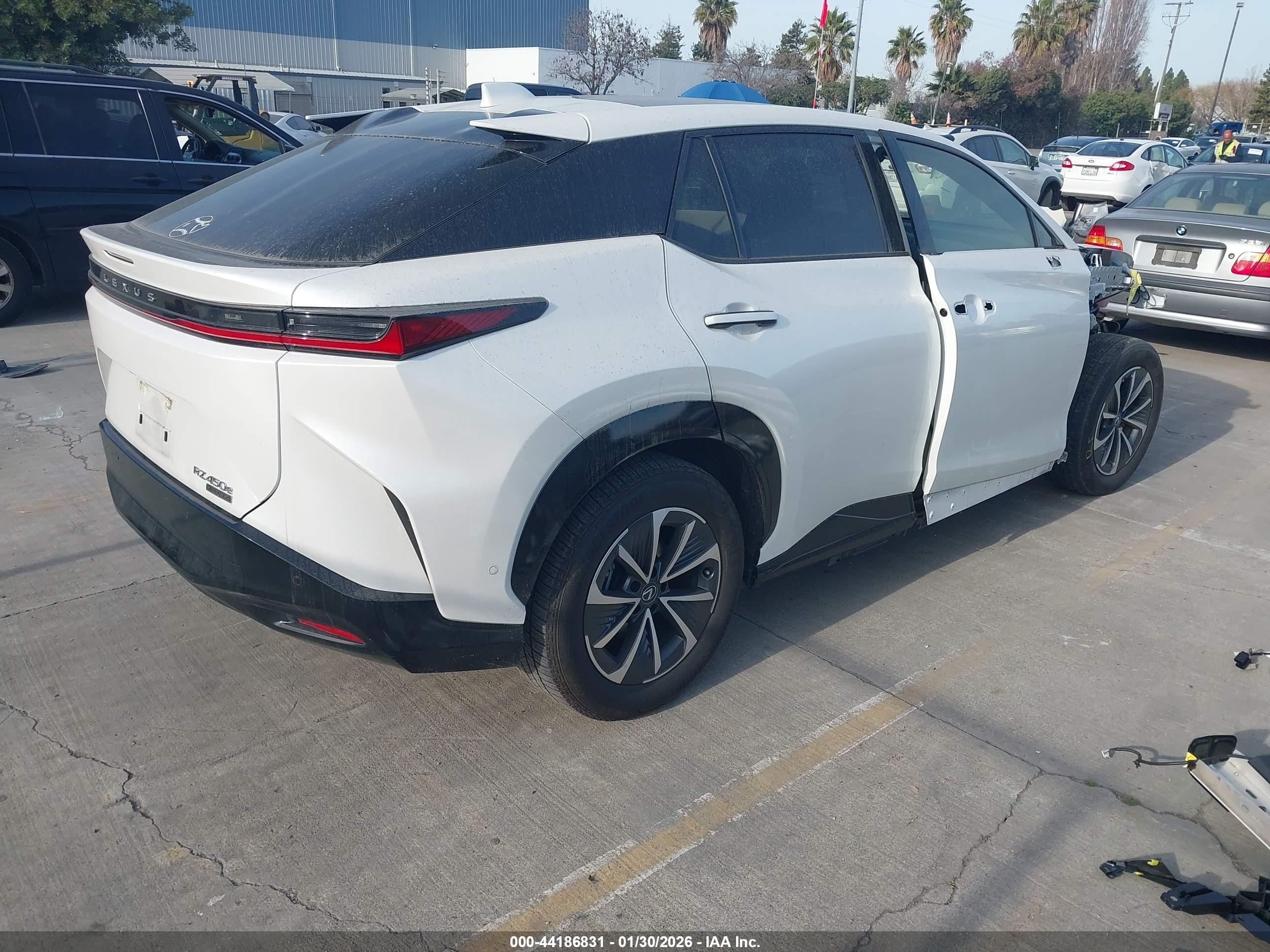 LEXUS RZ image 4