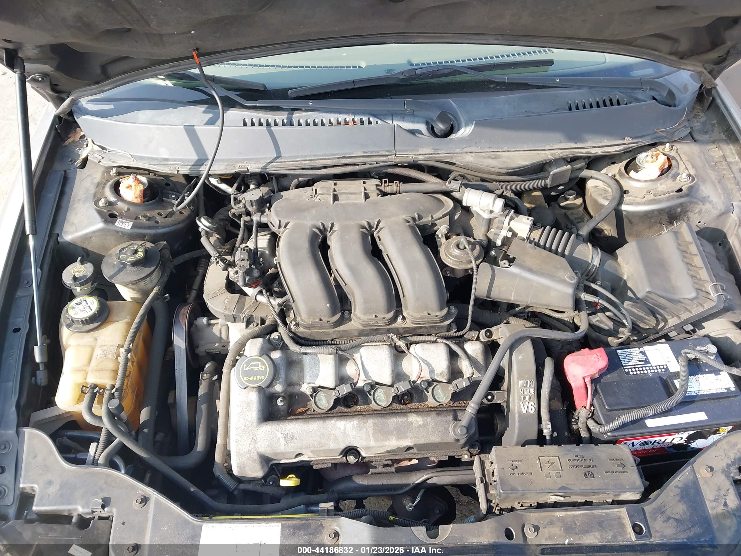 FORD TAURUS image 10