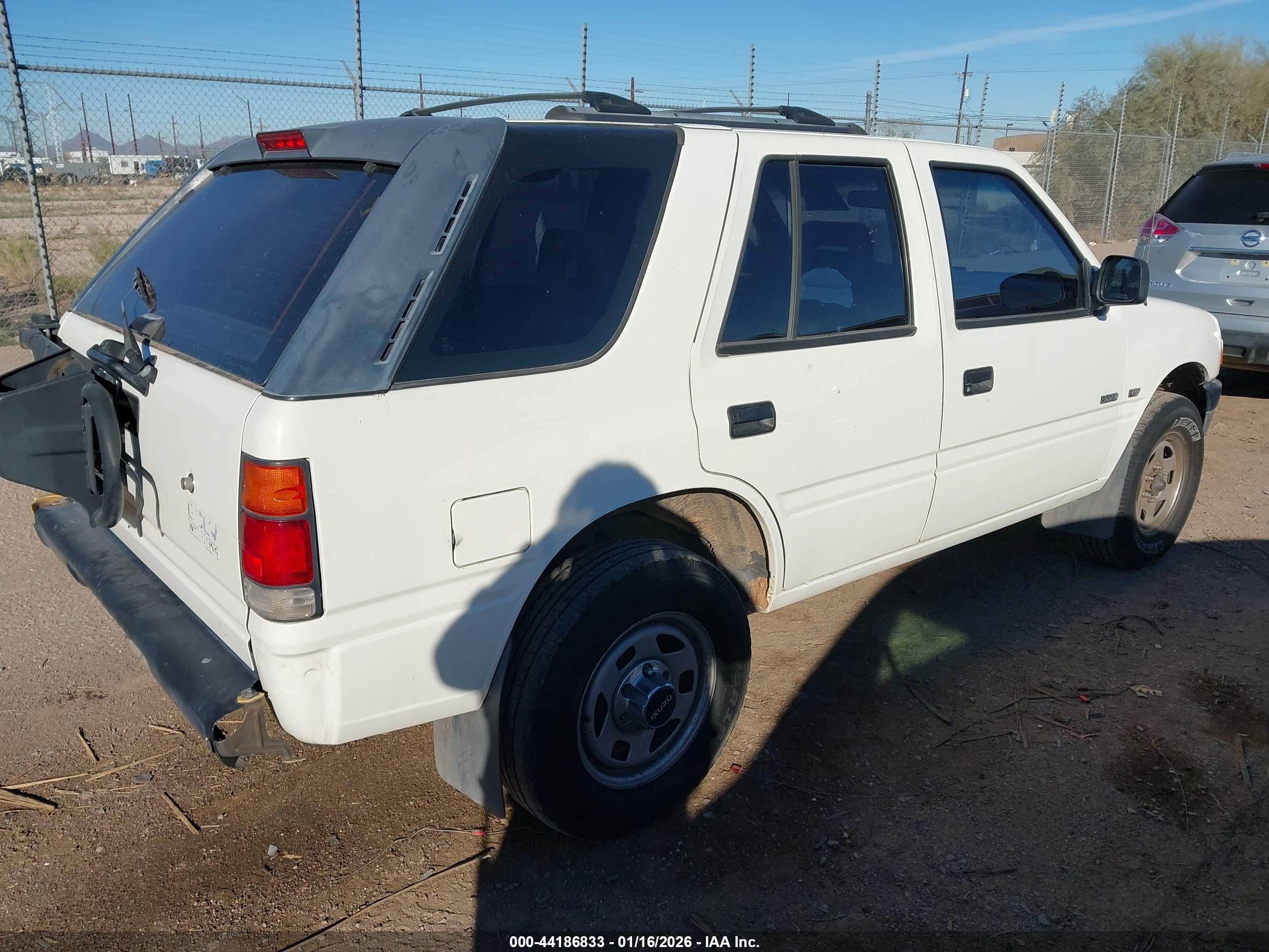 ISUZU RODEO image 4
