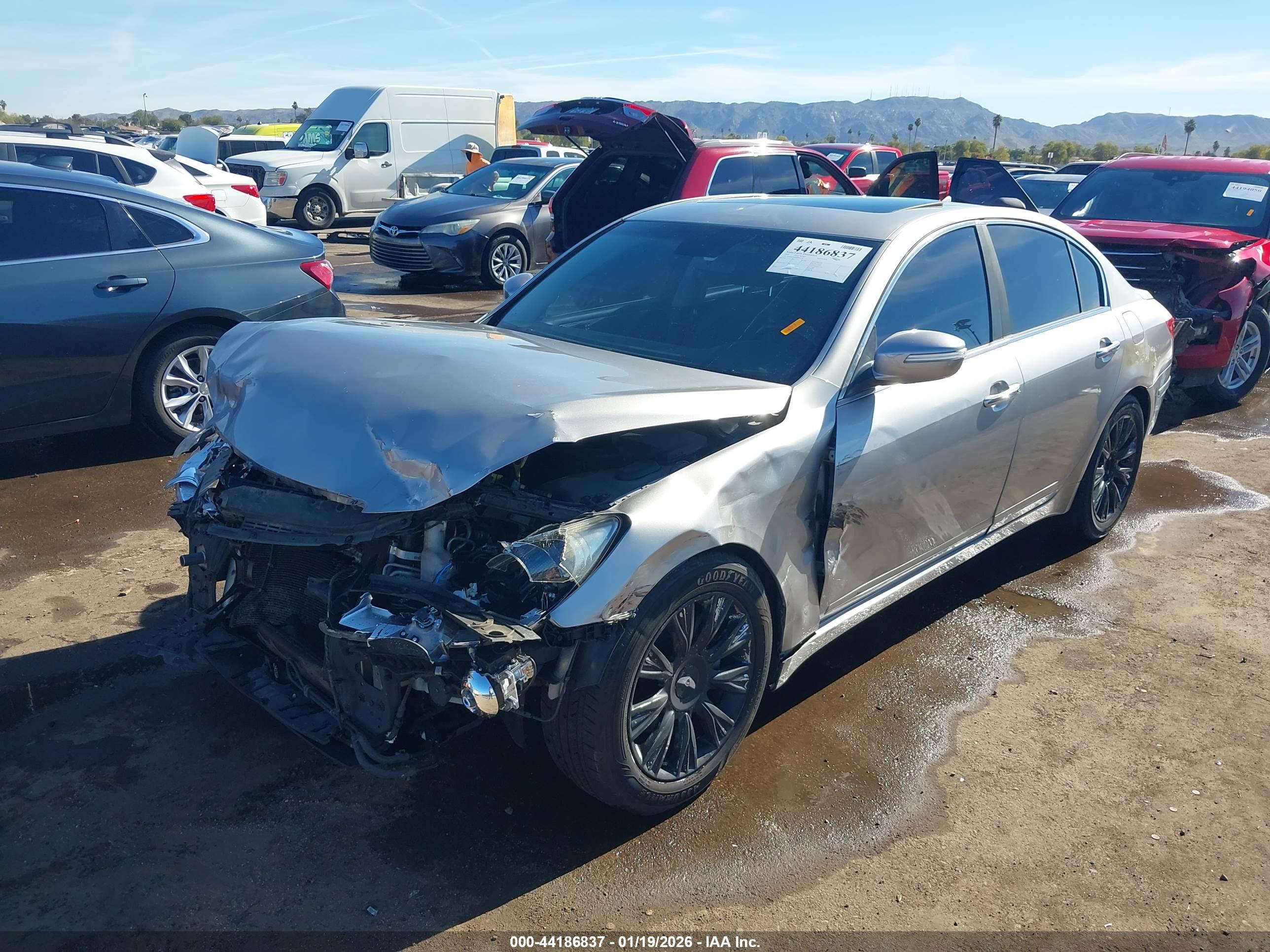 HYUNDAI GENESIS image 2