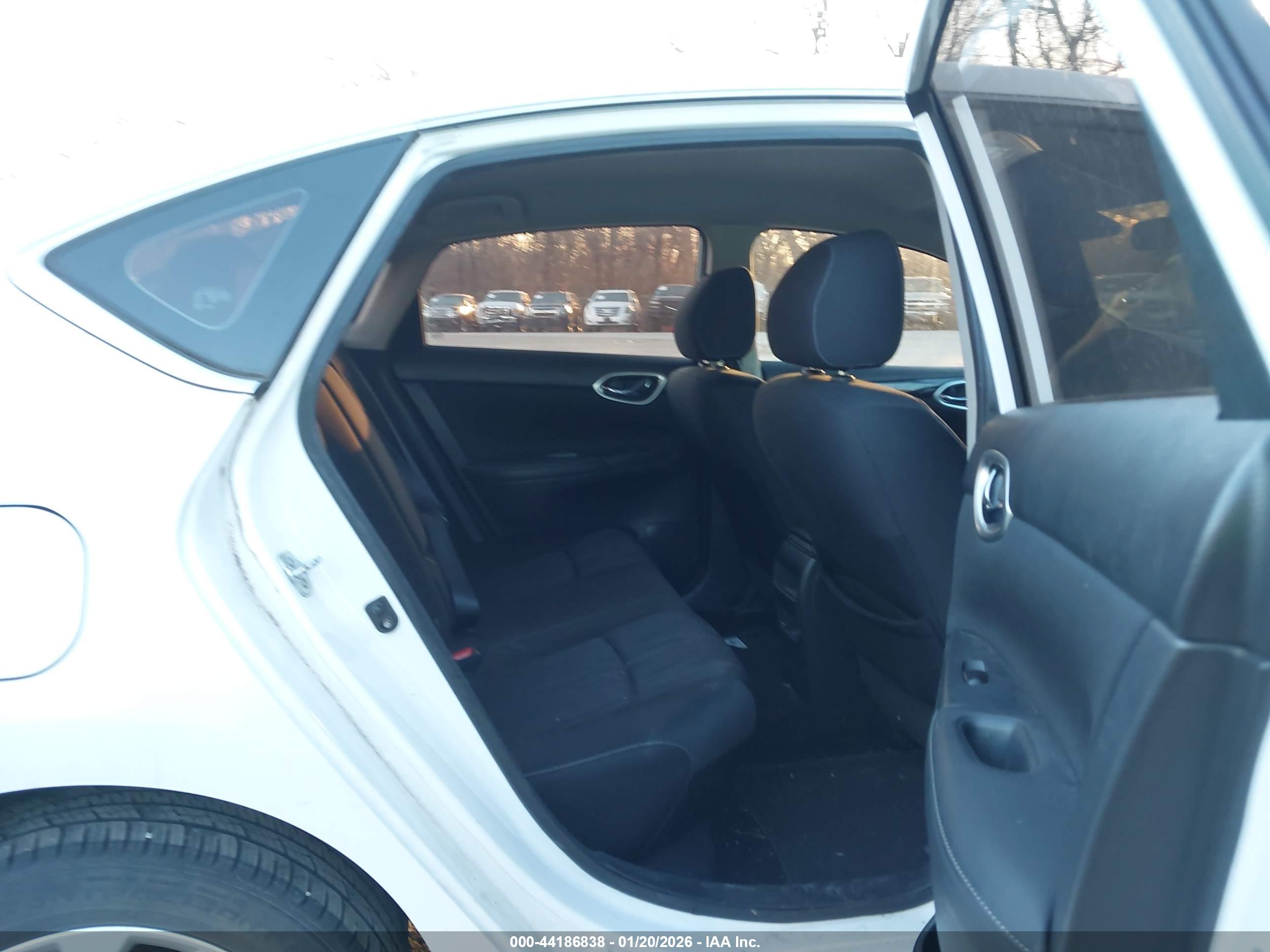 NISSAN SENTRA image 8